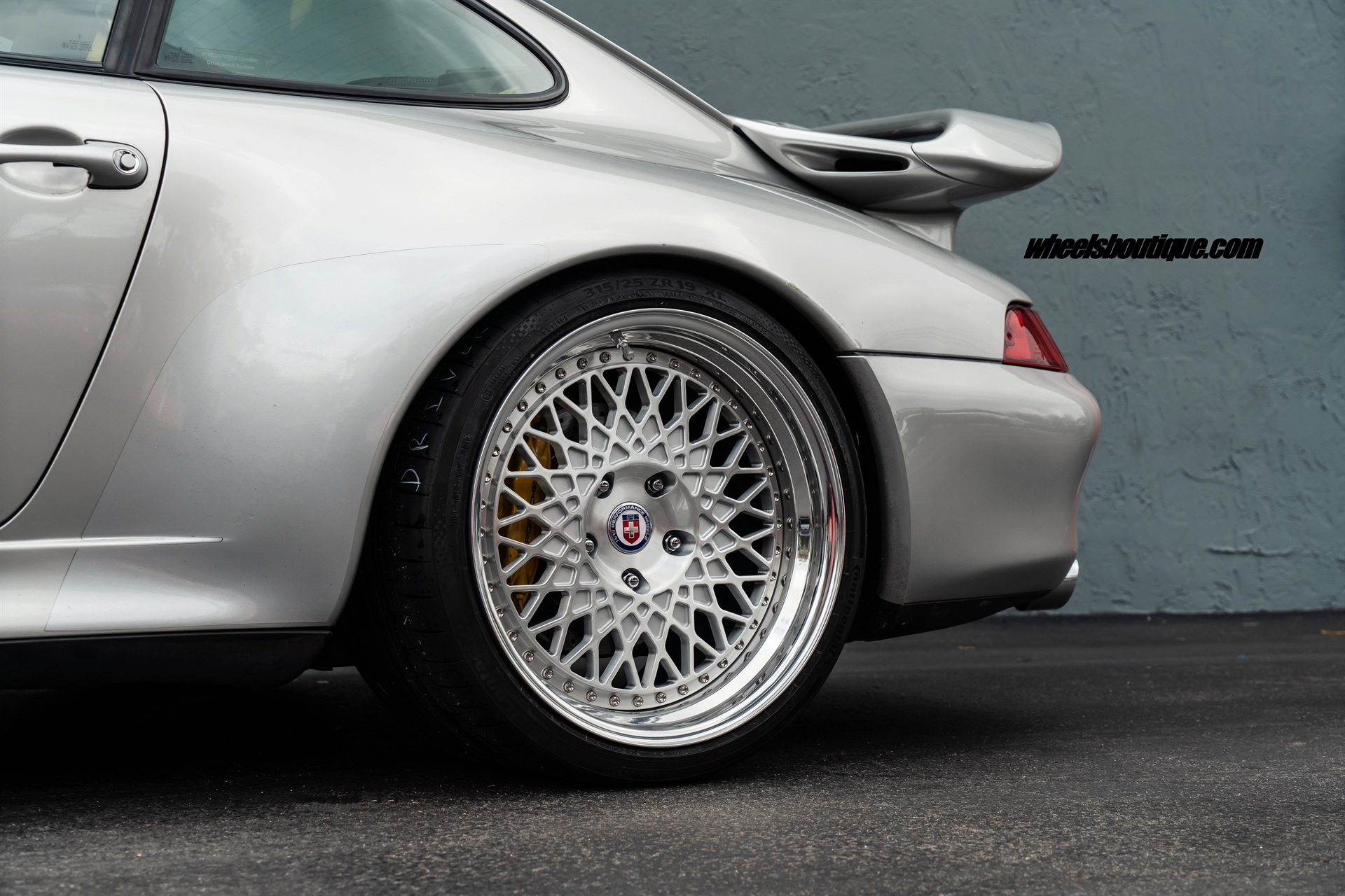 PORSCHE 993 C4S ON HRE 501