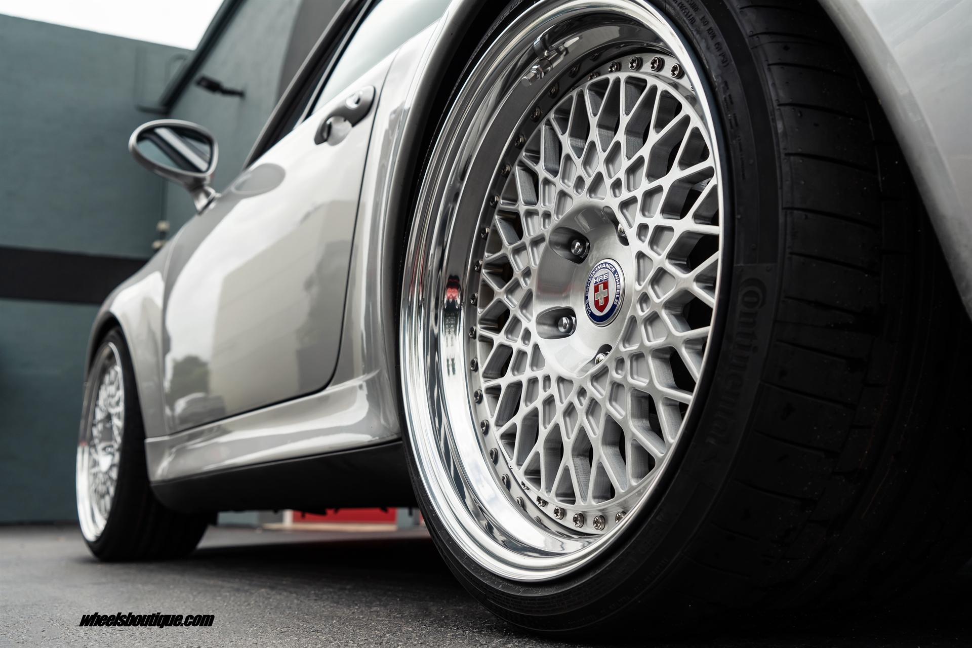 PORSCHE 993 C4S ON HRE 501