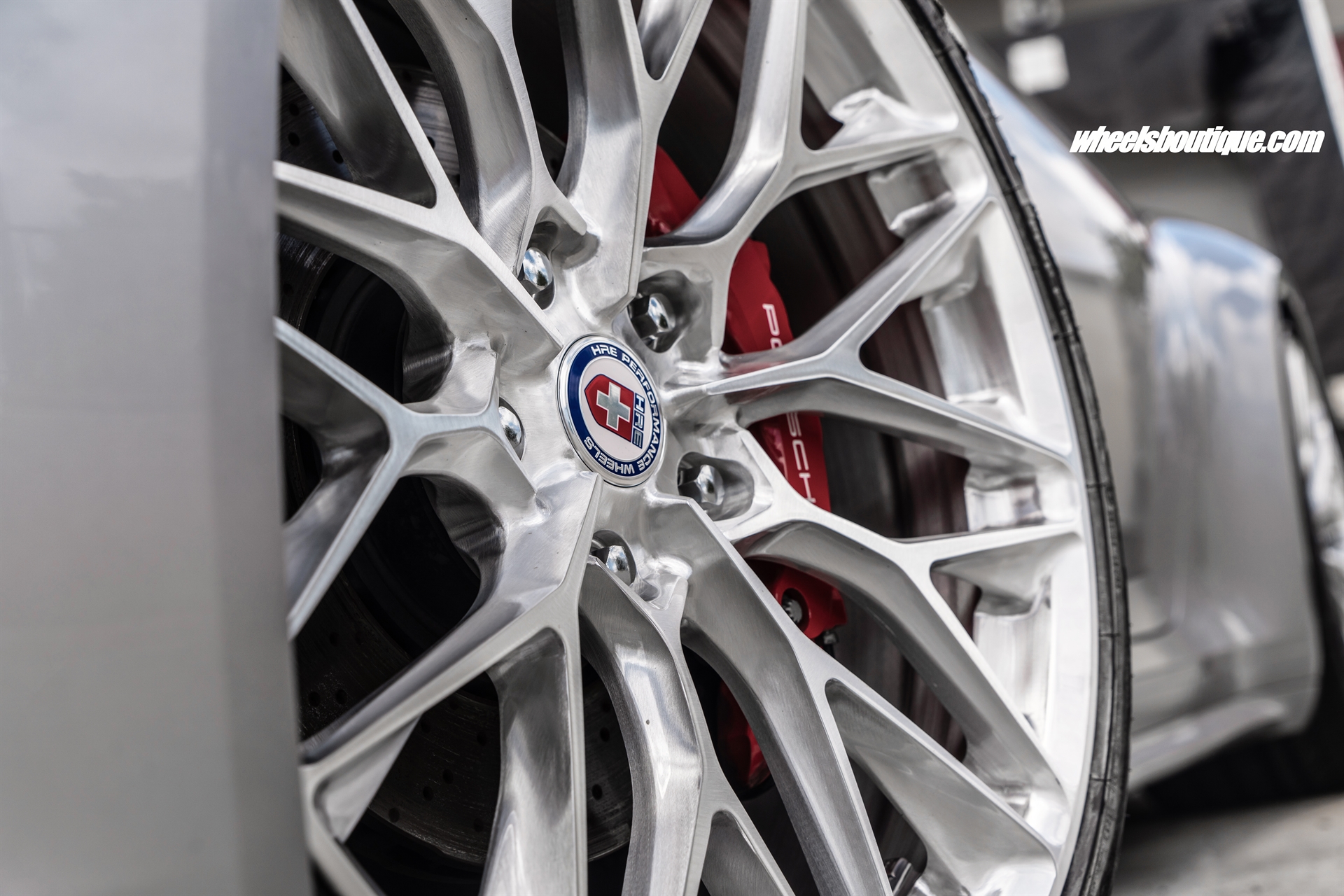 PORSCHE 992 C4S ON HRE P200