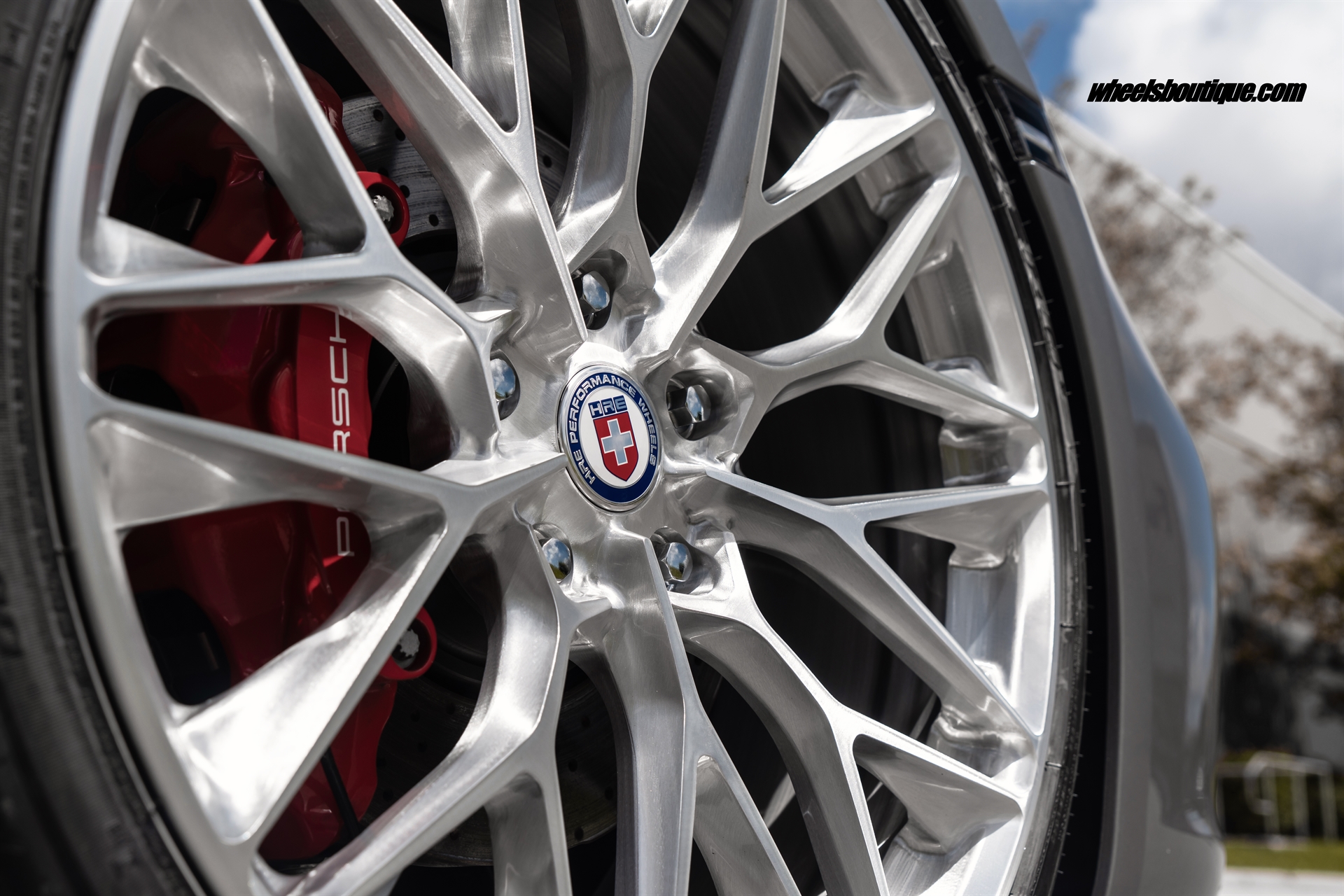 PORSCHE 992 C4S ON HRE P200