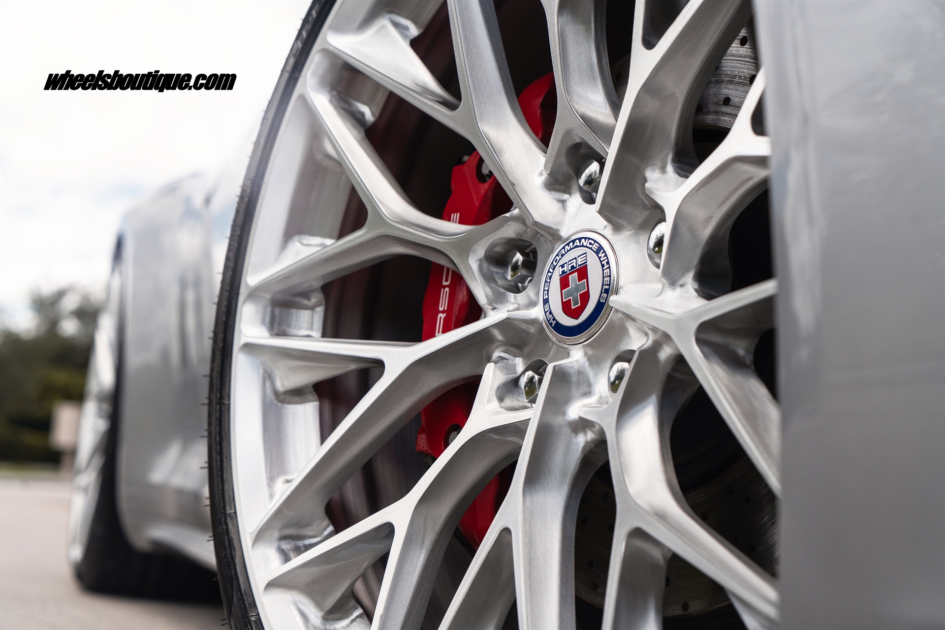 PORSCHE 992 C4S ON HRE P200