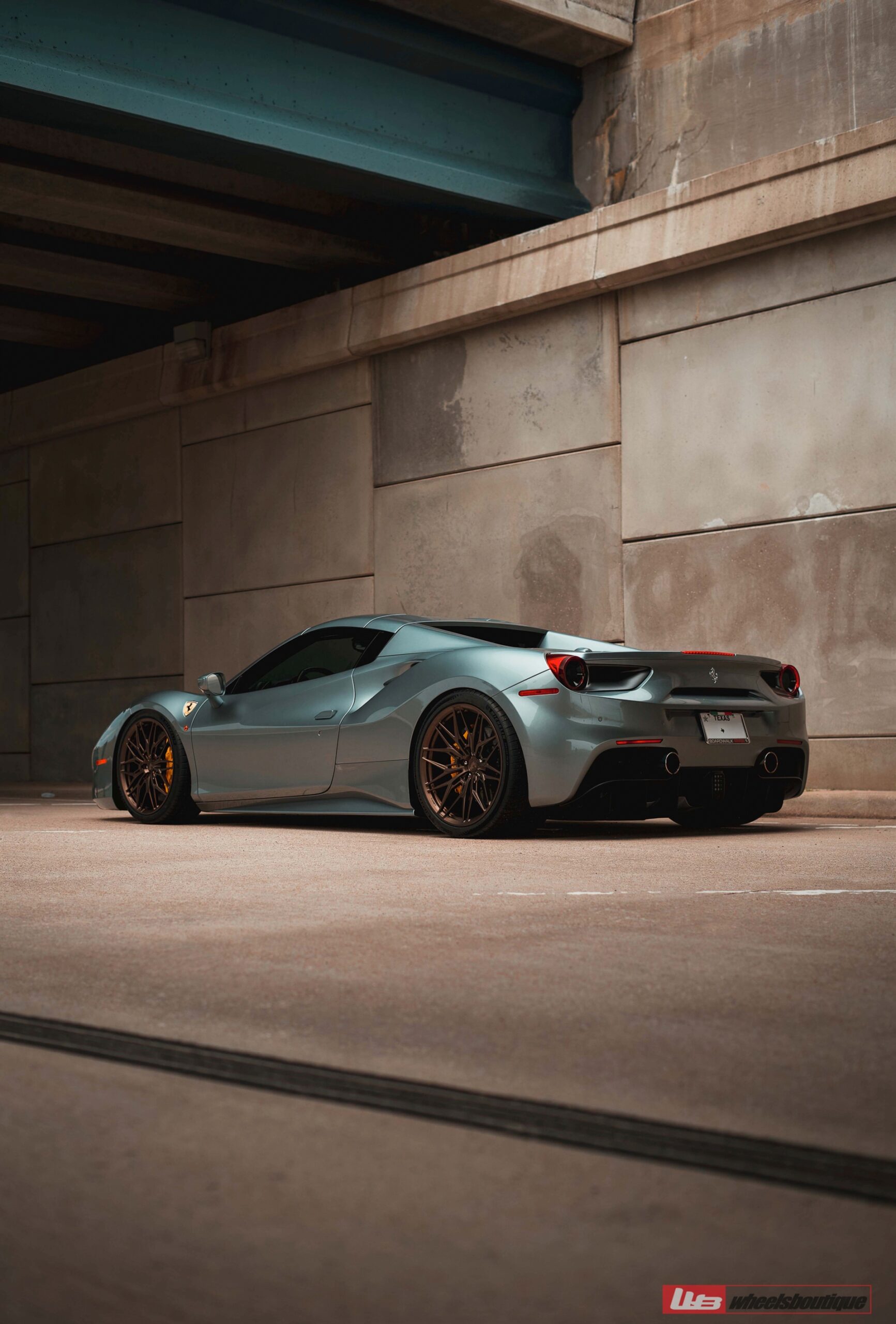 Ferrari 488 Spider | Grigio Silverstone | on ANRKY S1-X1 | Satin Bronze