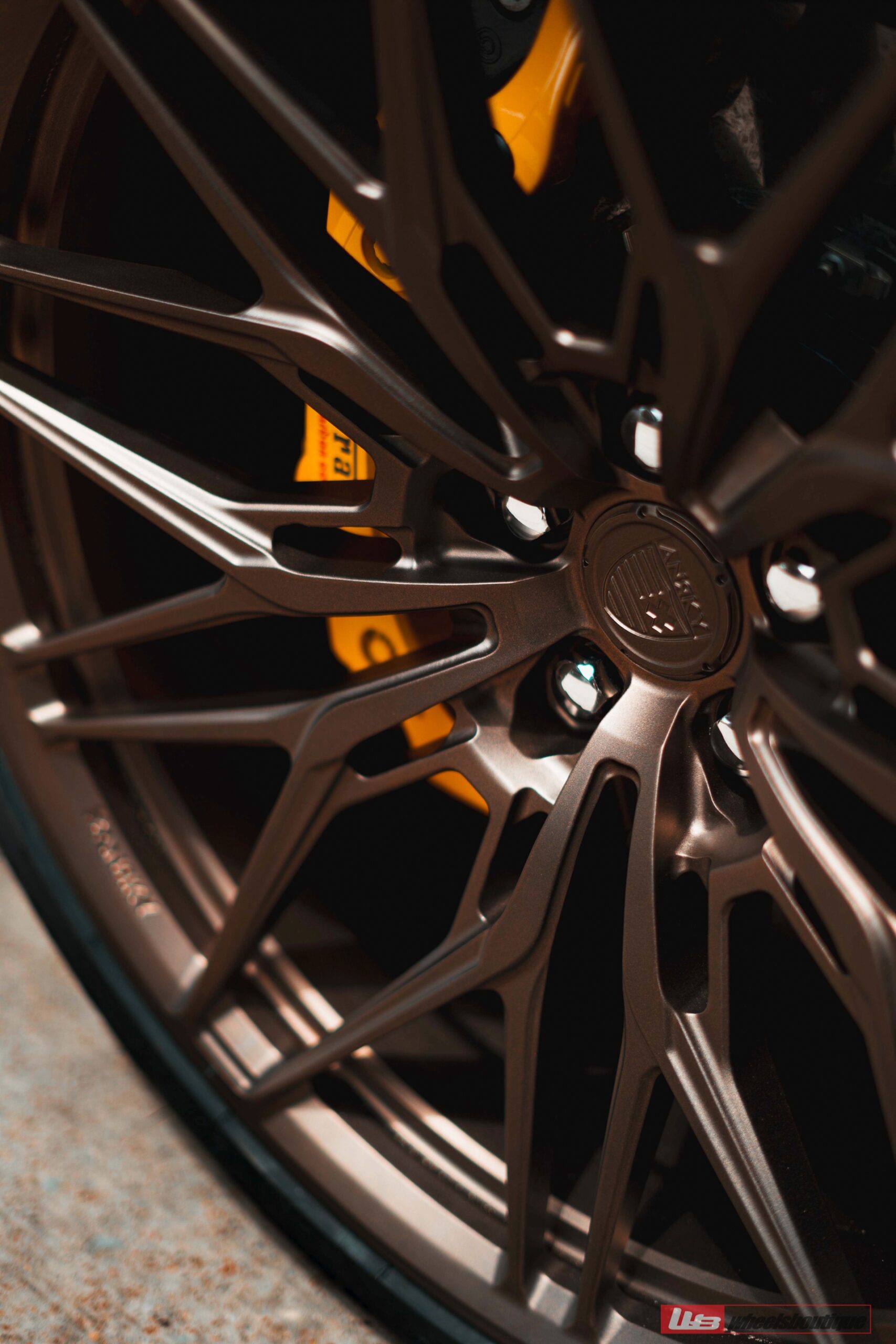 Ferrari 488 Spider | Grigio Silverstone | on ANRKY S1-X1 | Satin Bronze