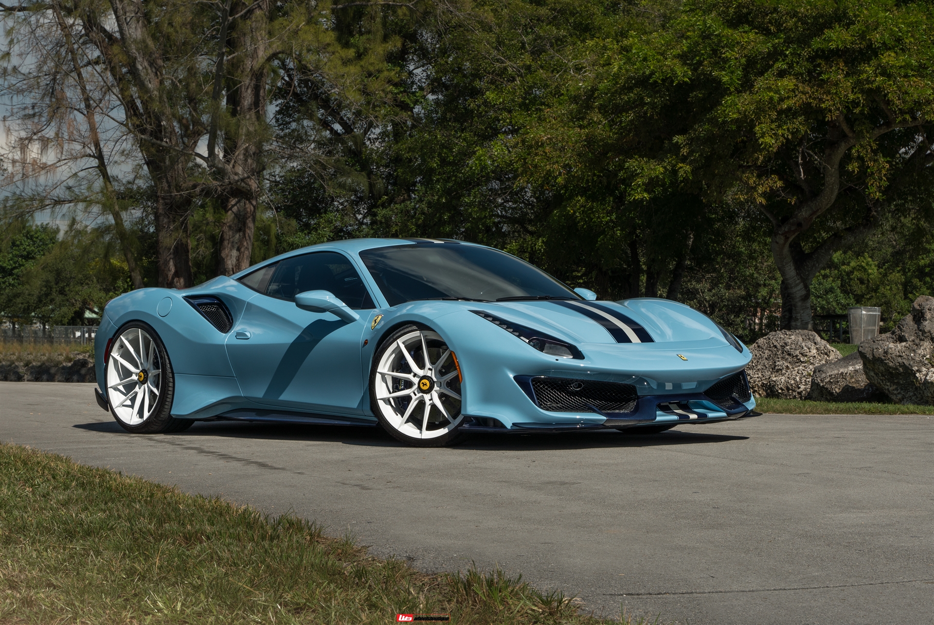 Ferrari 488 Pista | Azzuro La Plata | Novitec NF10 ZV | Gloss White