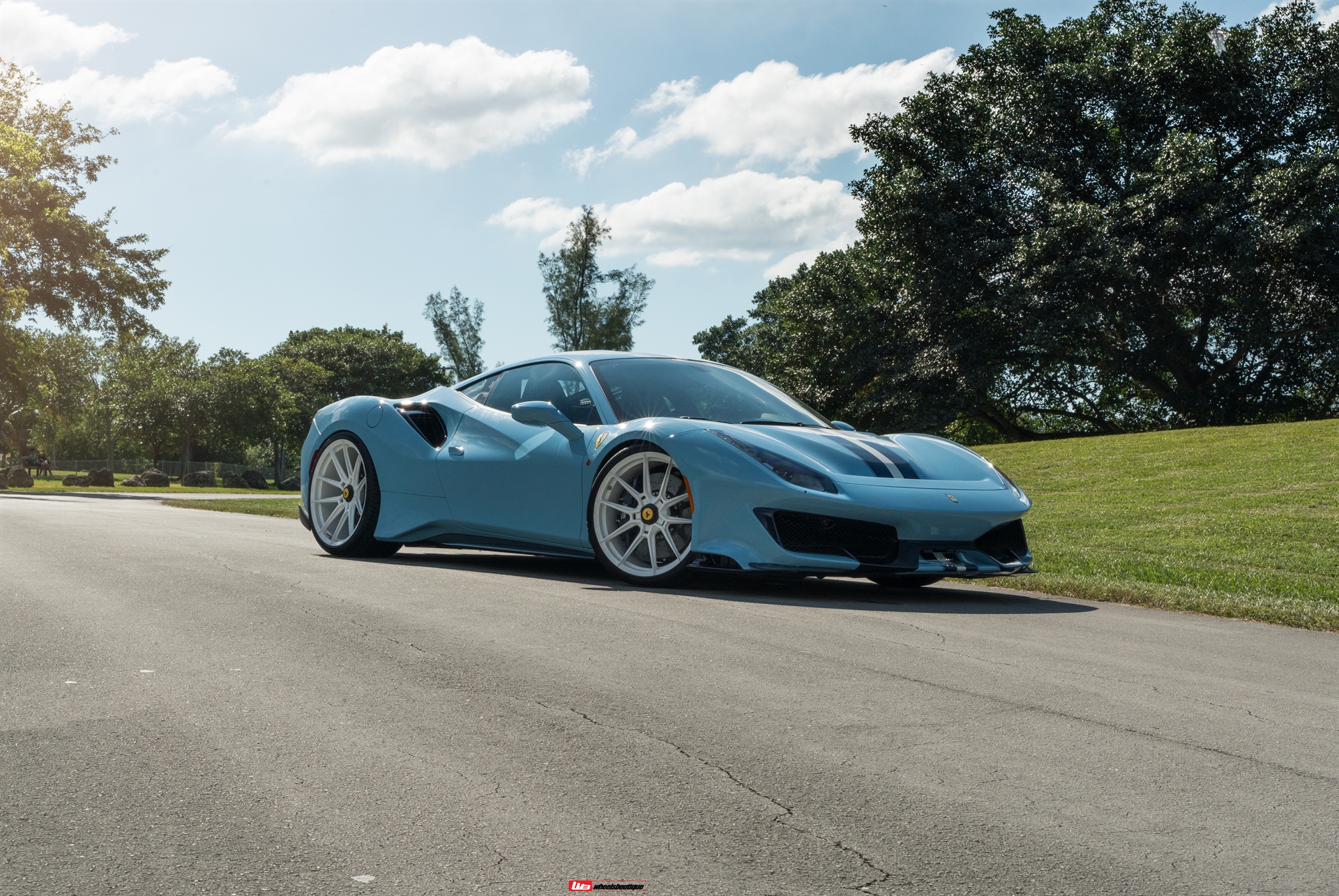 Ferrari 488 Pista | Azzuro La Plata | Novitec NF10 ZV | Gloss White