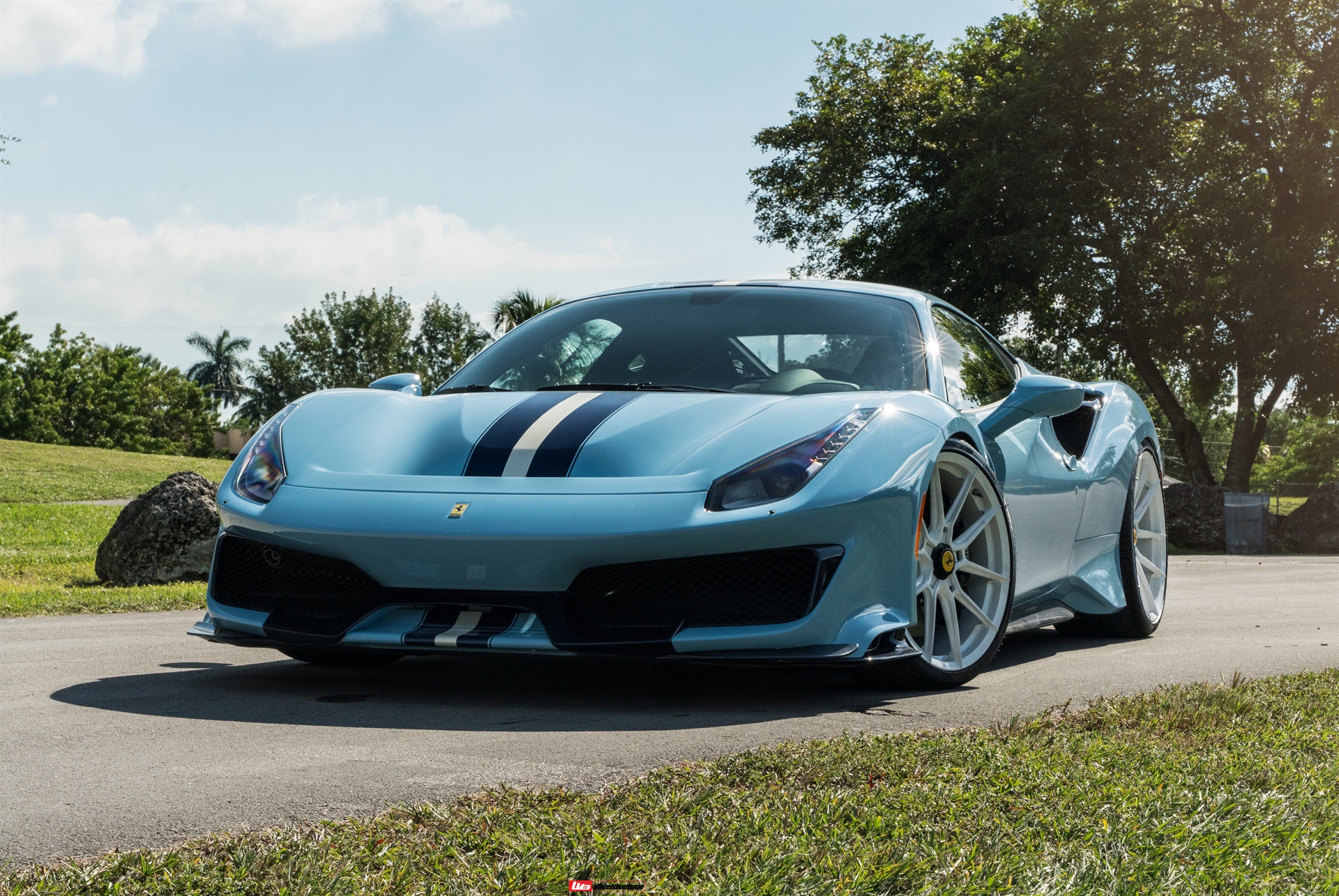 Ferrari 488 Pista | Azzuro La Plata | Novitec NF10 ZV | Gloss White
