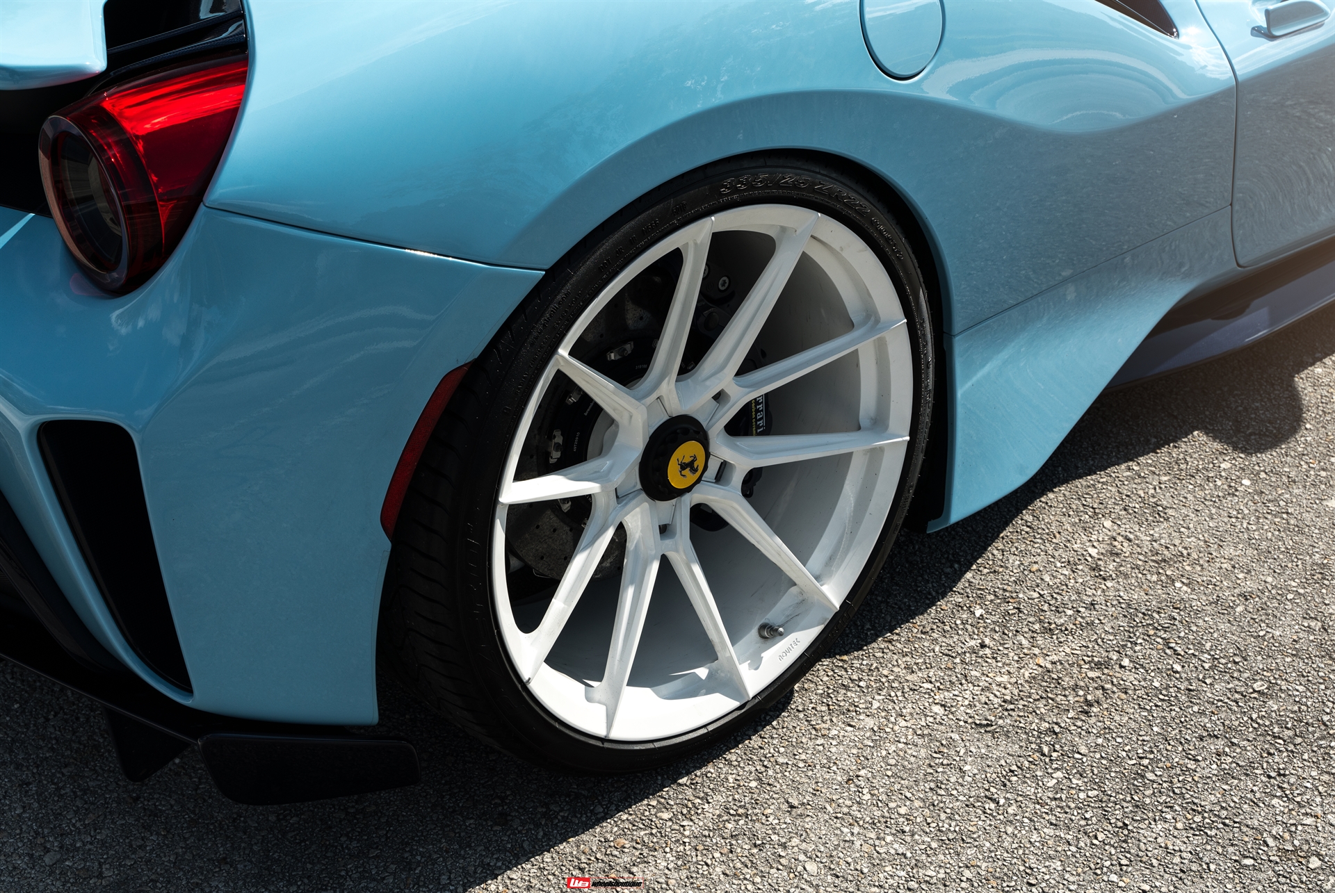 Ferrari 488 Pista | Azzuro La Plata | Novitec NF10 ZV | Gloss White