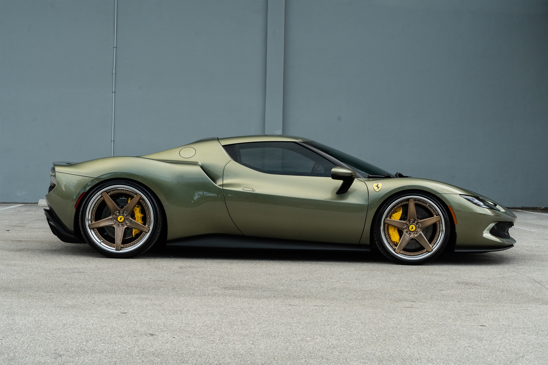 Ferrari 296 GTB | Verde Mansoni | on ANRKY RS5.3 | Mirror Polished Champagne