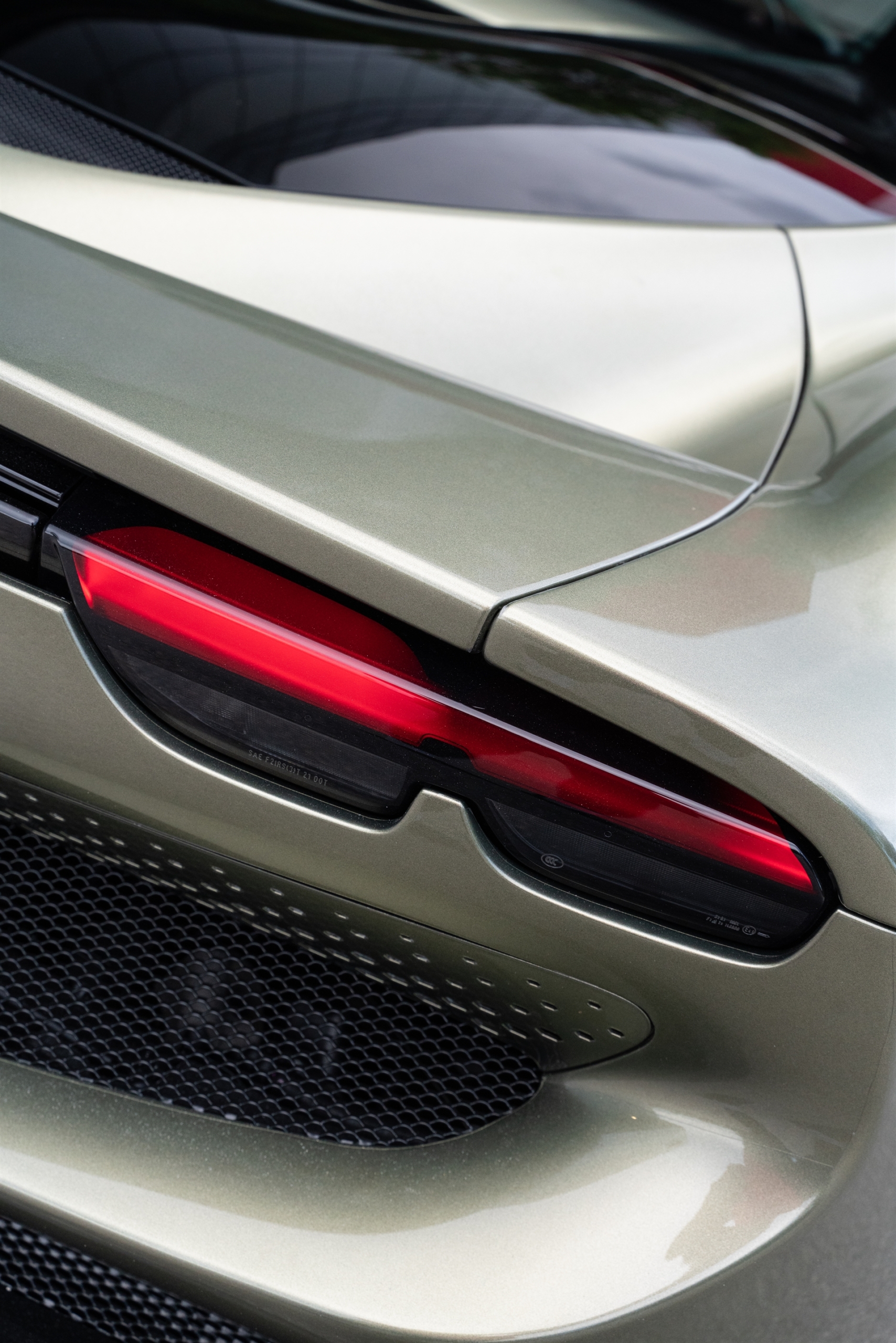 Ferrari 296 GTB | Verde Mansoni | on ANRKY RS5.3 | Mirror Polished Champagne