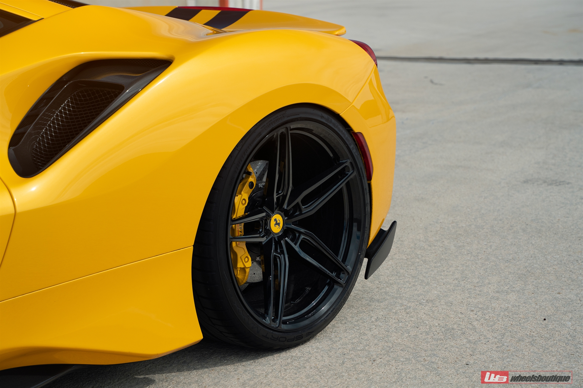 Ferrari 488 Pista | Giallo Modena | On ANRKY AN17 | Gloss Black