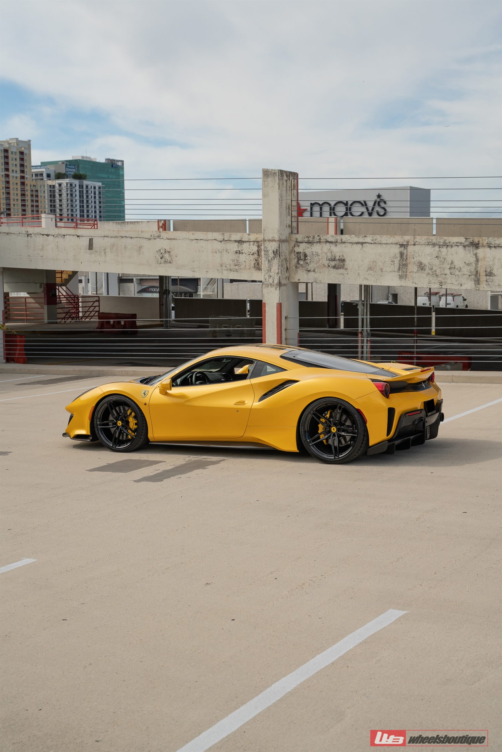 Ferrari 488 Pista | Giallo Modena | On ANRKY AN17 | Gloss Black