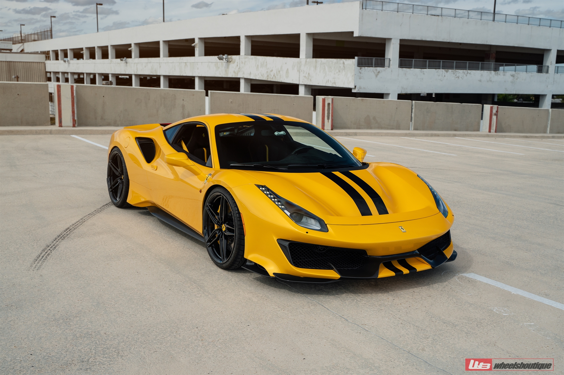 Ferrari 488 Pista | Giallo Modena | On ANRKY AN17 | Gloss Black