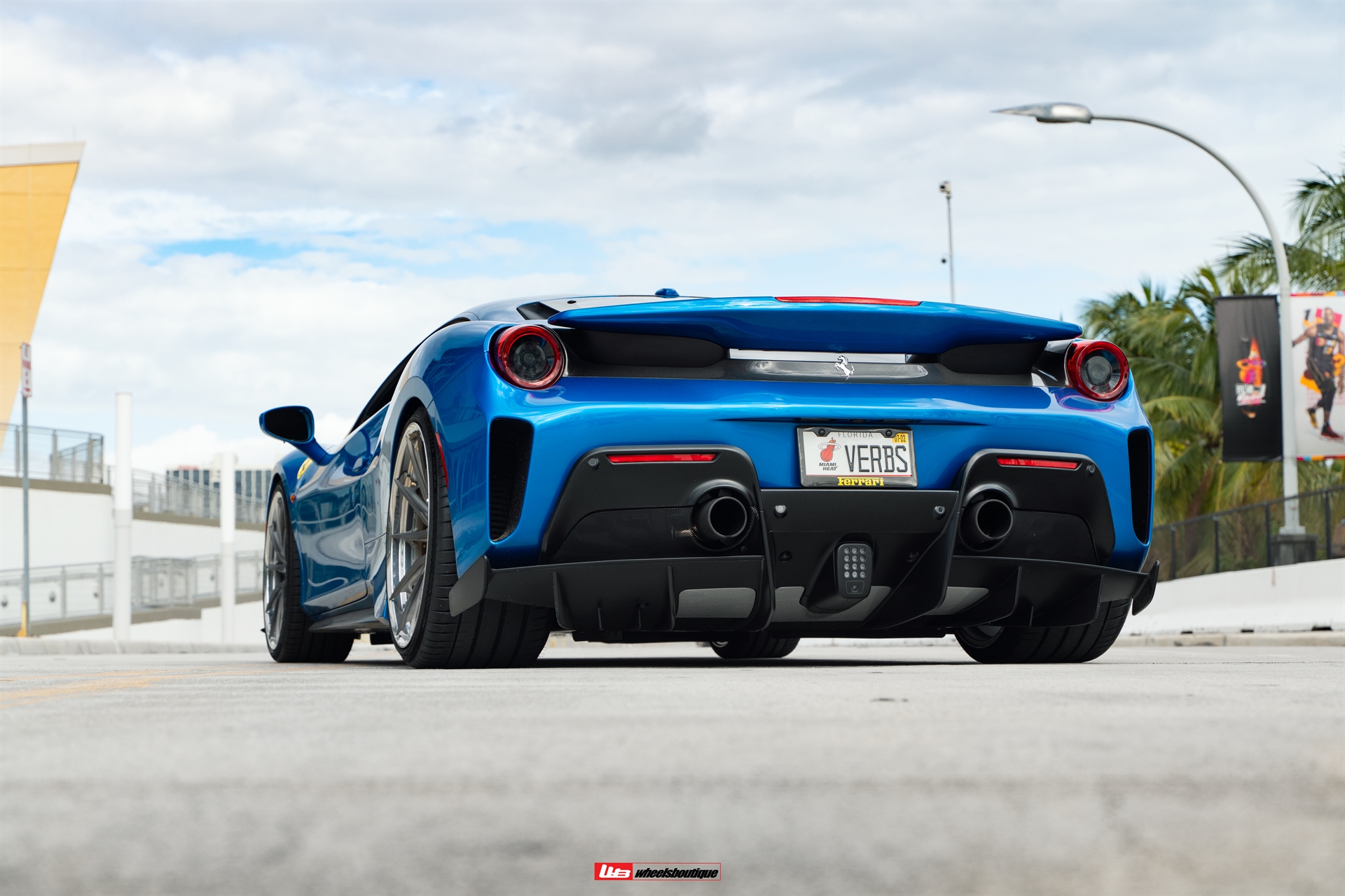 Ferrari 488 Pista | Blu Corza | on HRE S104SC | Frozen Dark Clear
