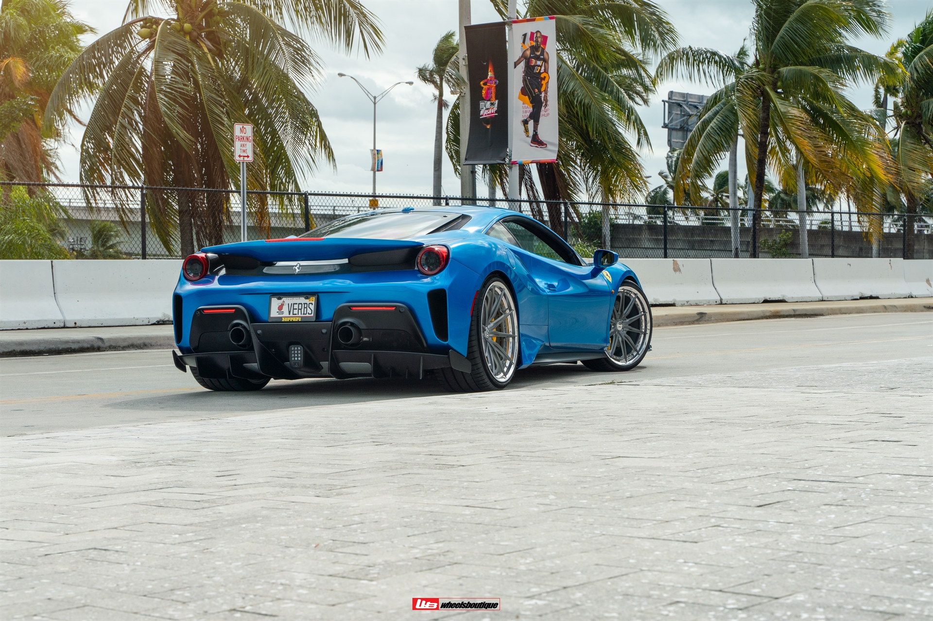 Ferrari 488 Pista | Blu Corza | on HRE S104SC | Frozen Dark Clear
