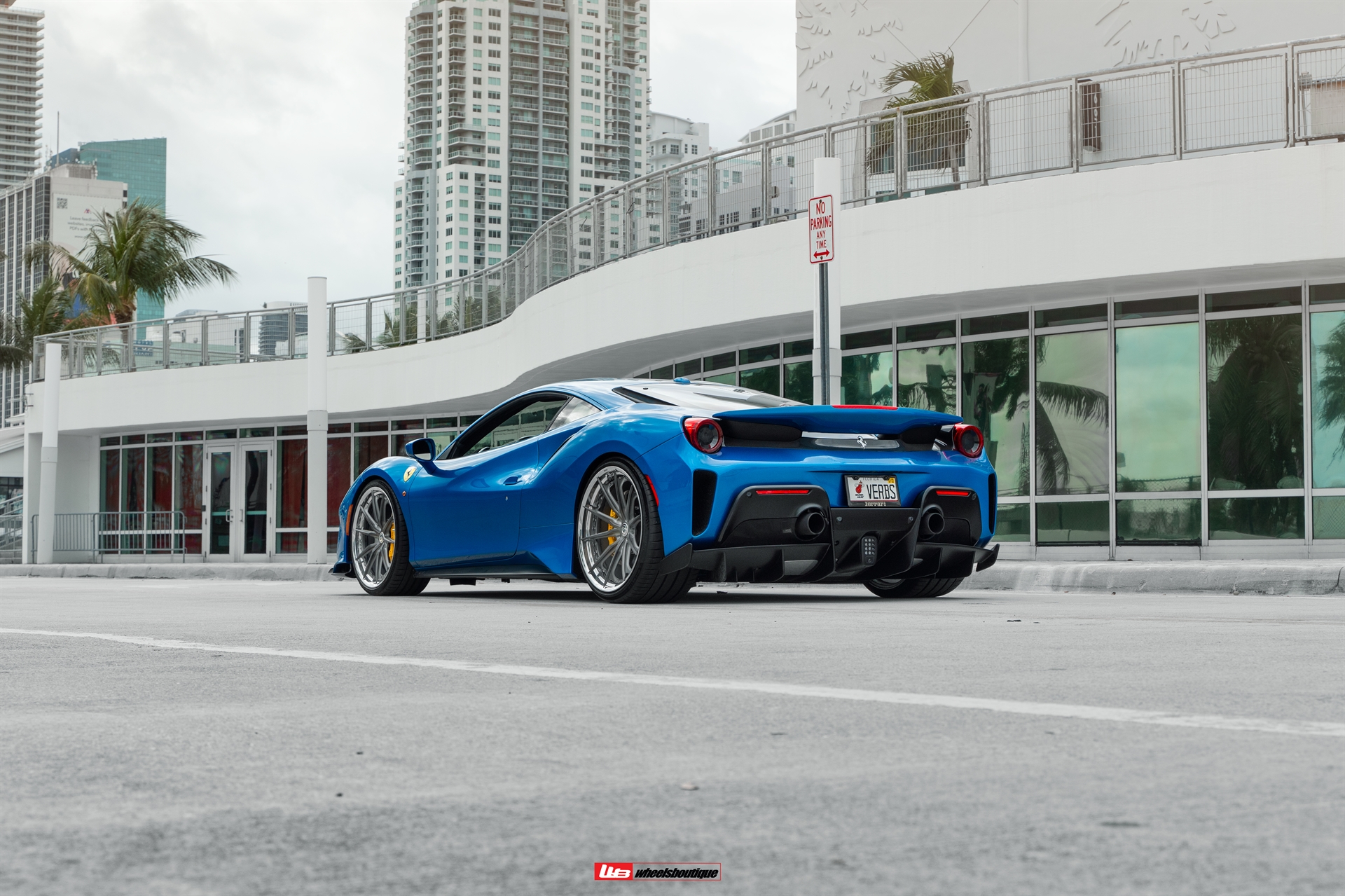 Ferrari 488 Pista | Blu Corza | on HRE S104SC | Frozen Dark Clear
