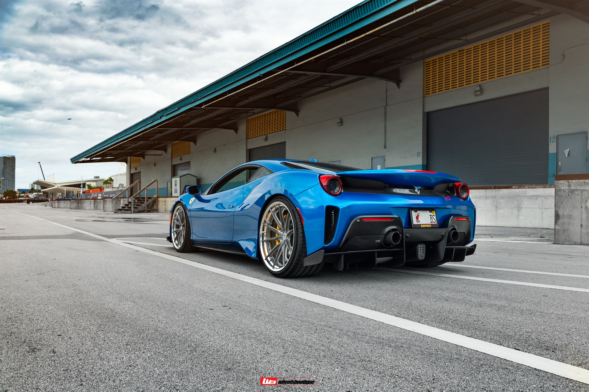 Ferrari 488 Pista | Blu Corza | on HRE S104SC | Frozen Dark Clear