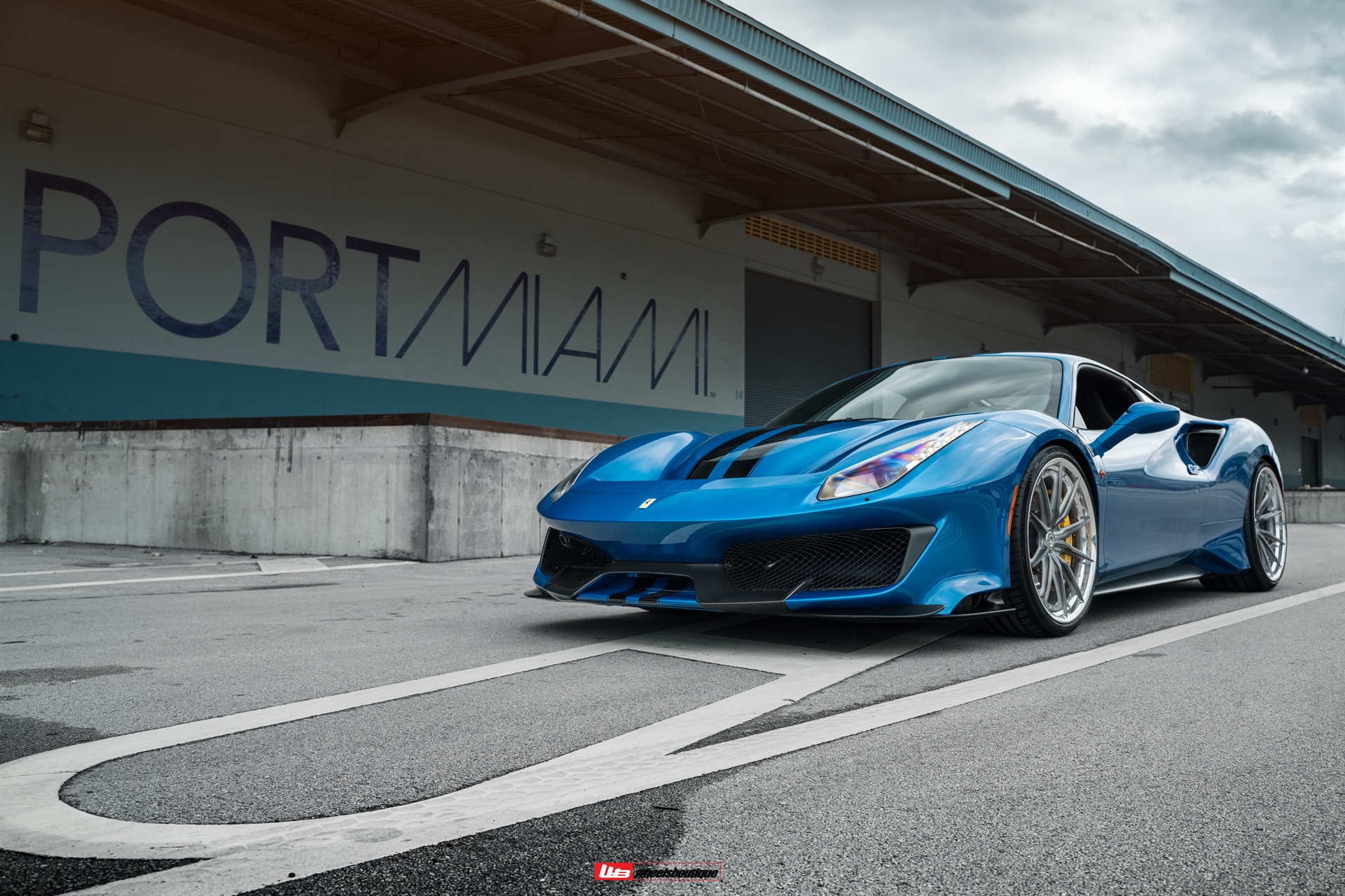 Ferrari 488 Pista | Blu Corza | on HRE S104SC | Frozen Dark Clear