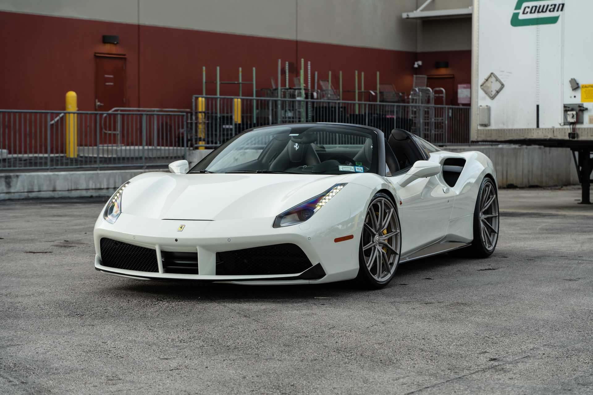 Ferrari 488 | Bianco Fuji | on HRE P104SC | Satin White Gold