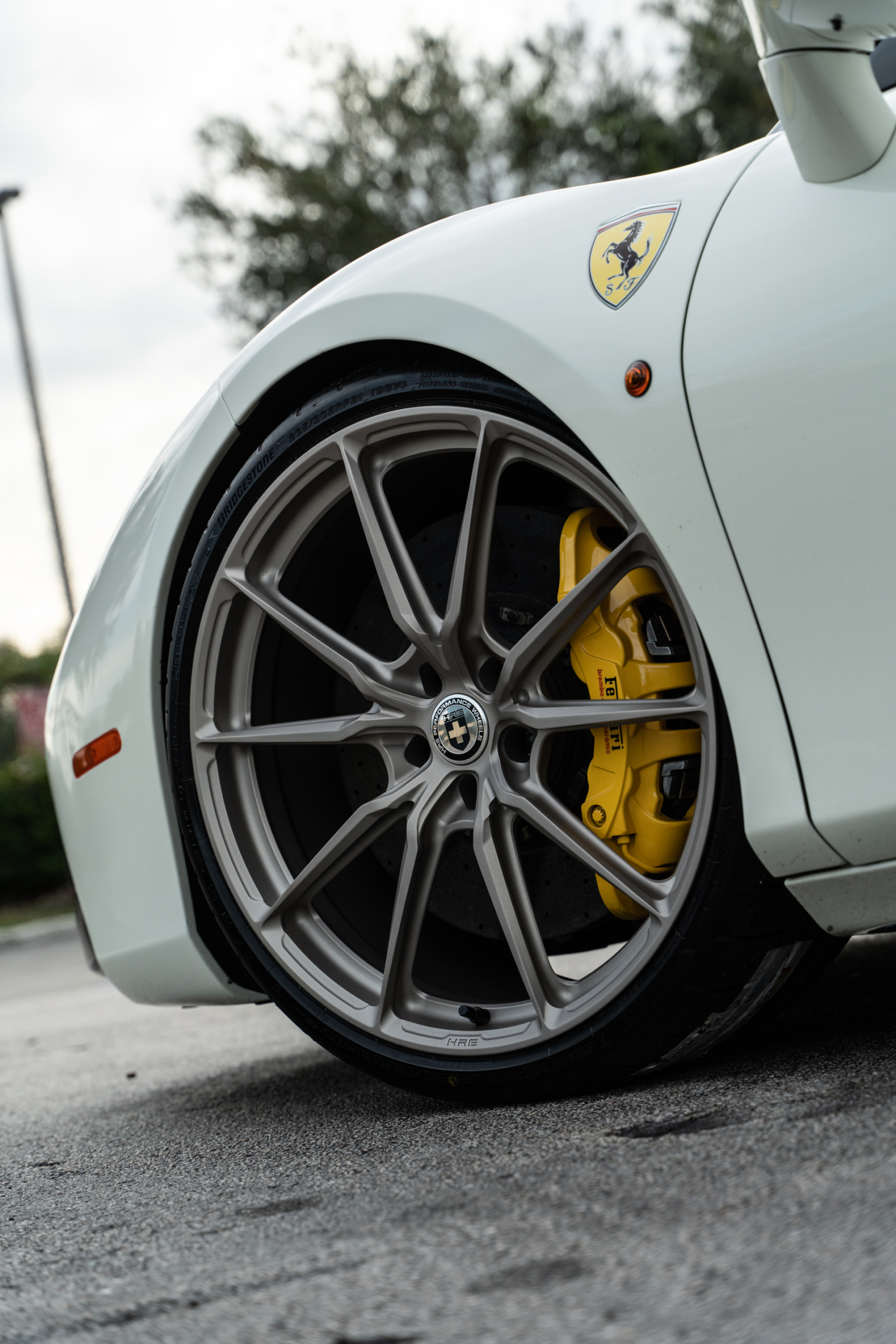 Ferrari 488 | Bianco Fuji | on HRE P104SC | Satin White Gold