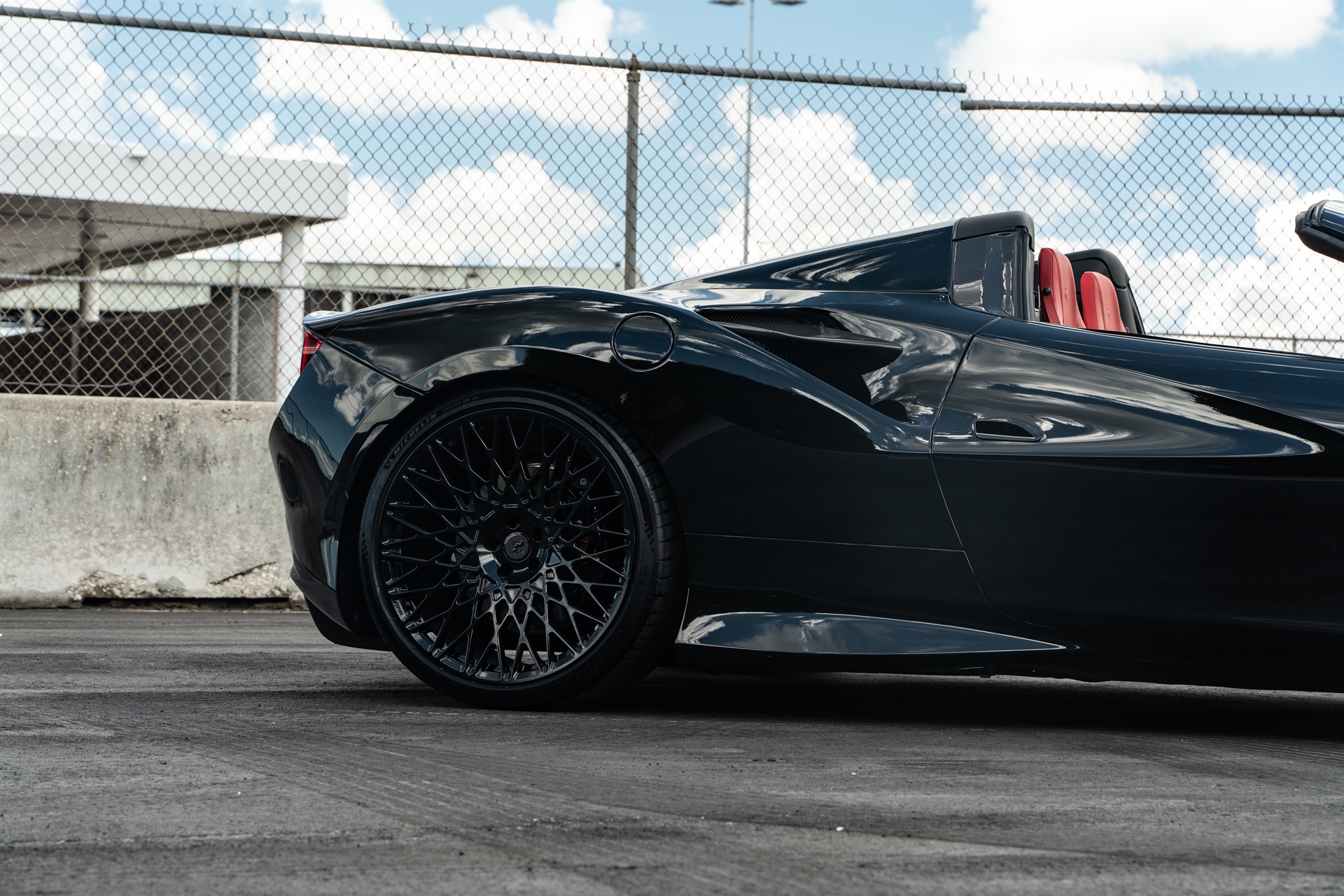 Ferrari F8 | Nero | on HRE 501M | Gloss Black