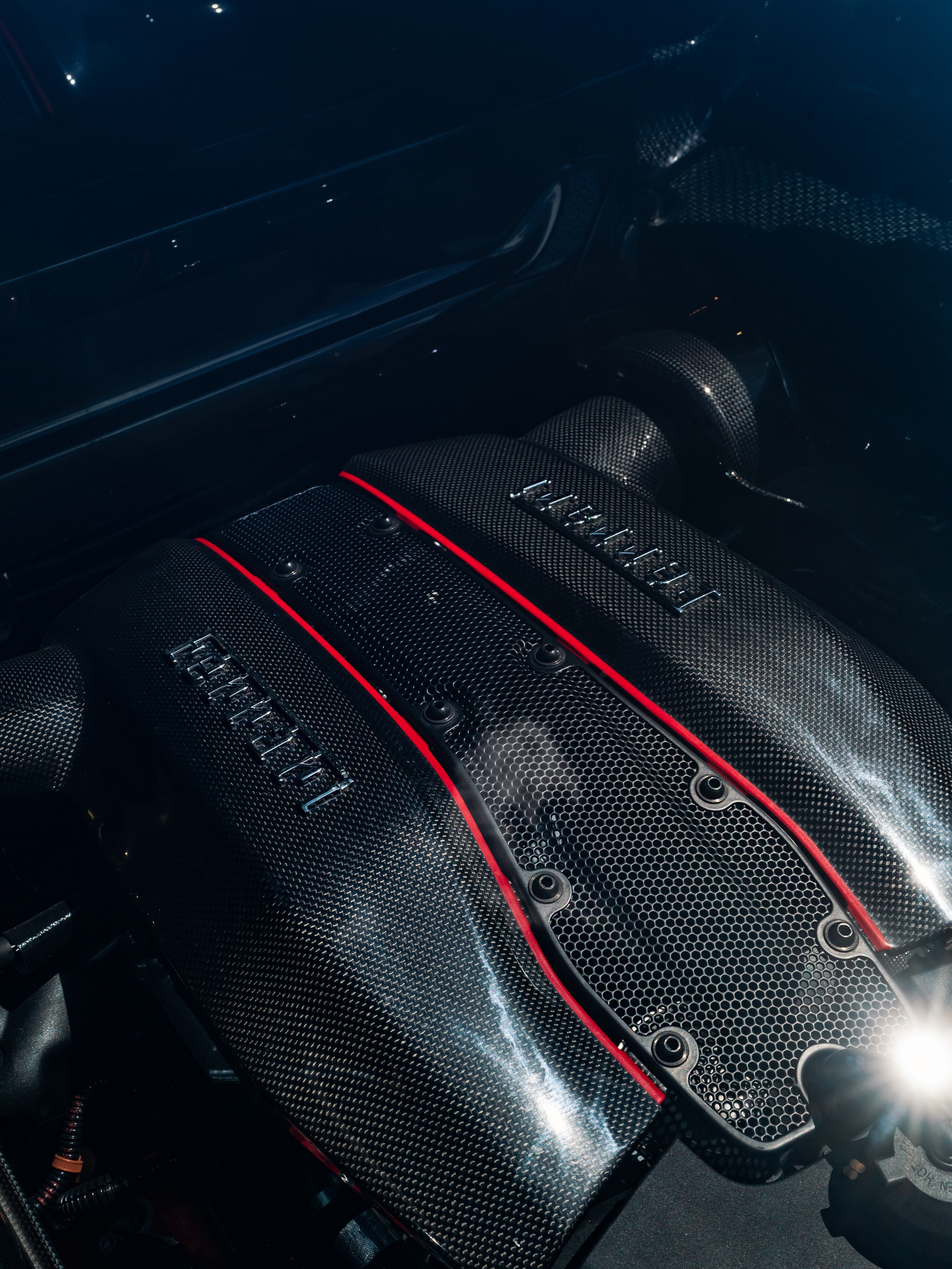 Ferrari 488 Pista | Bianco Avus | on HRE P104SC | Satin Black