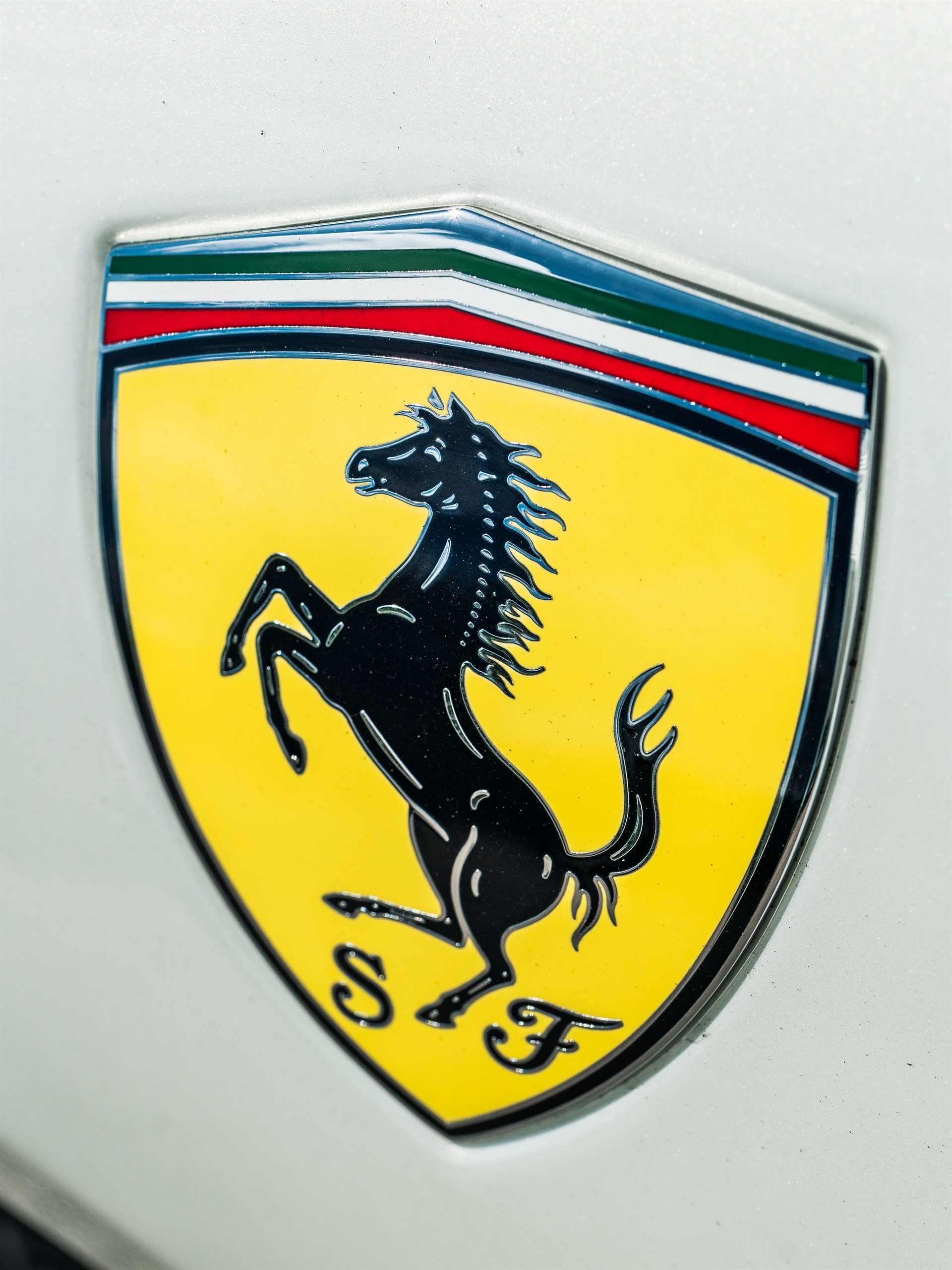 Ferrari 488 Pista | Bianco Avus | on HRE P104SC | Satin Black