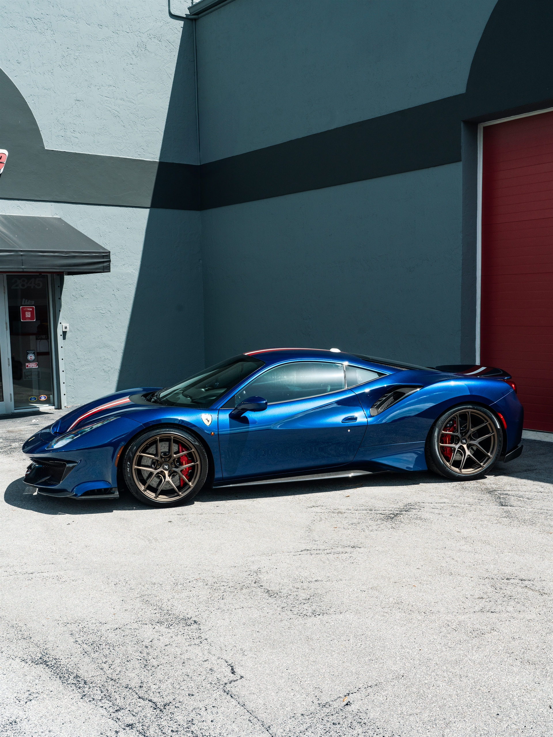 Ferrari 488 Pista | TDF Blue | on HRE R101LW | Santin Bronze