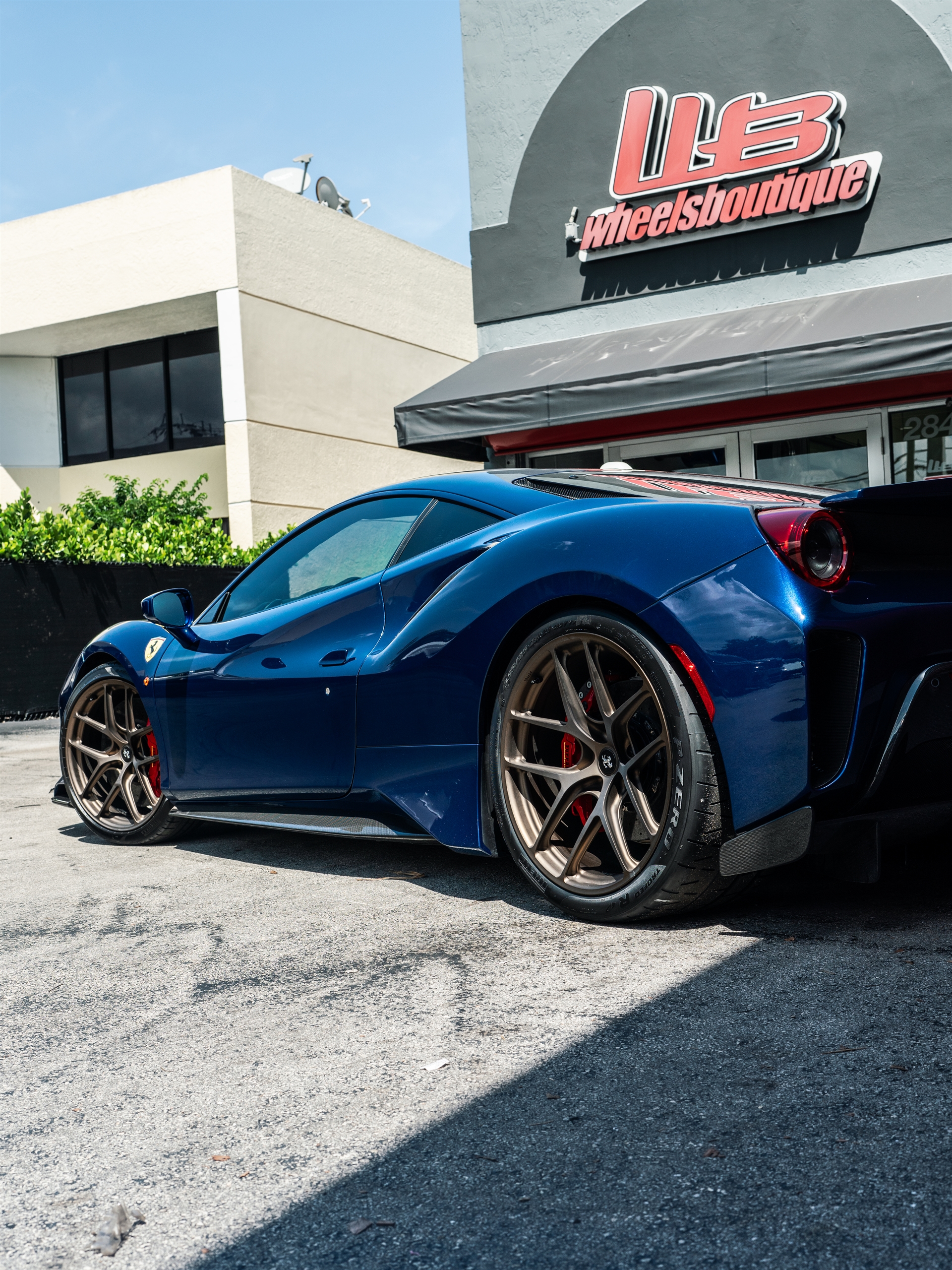 Ferrari 488 Pista | TDF Blue | on HRE R101LW | Santin Bronze