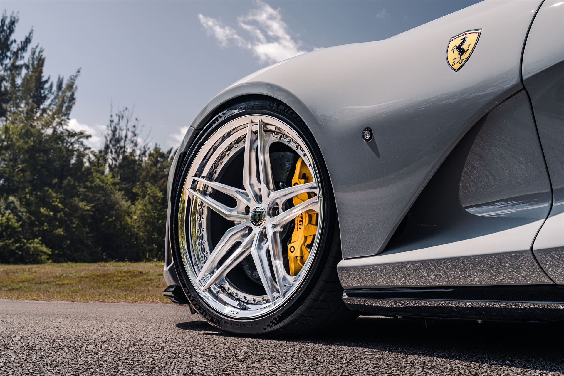 Ferarri 812 GTS | Grigio Squalo | on HRE S107SC | Brushed Clear