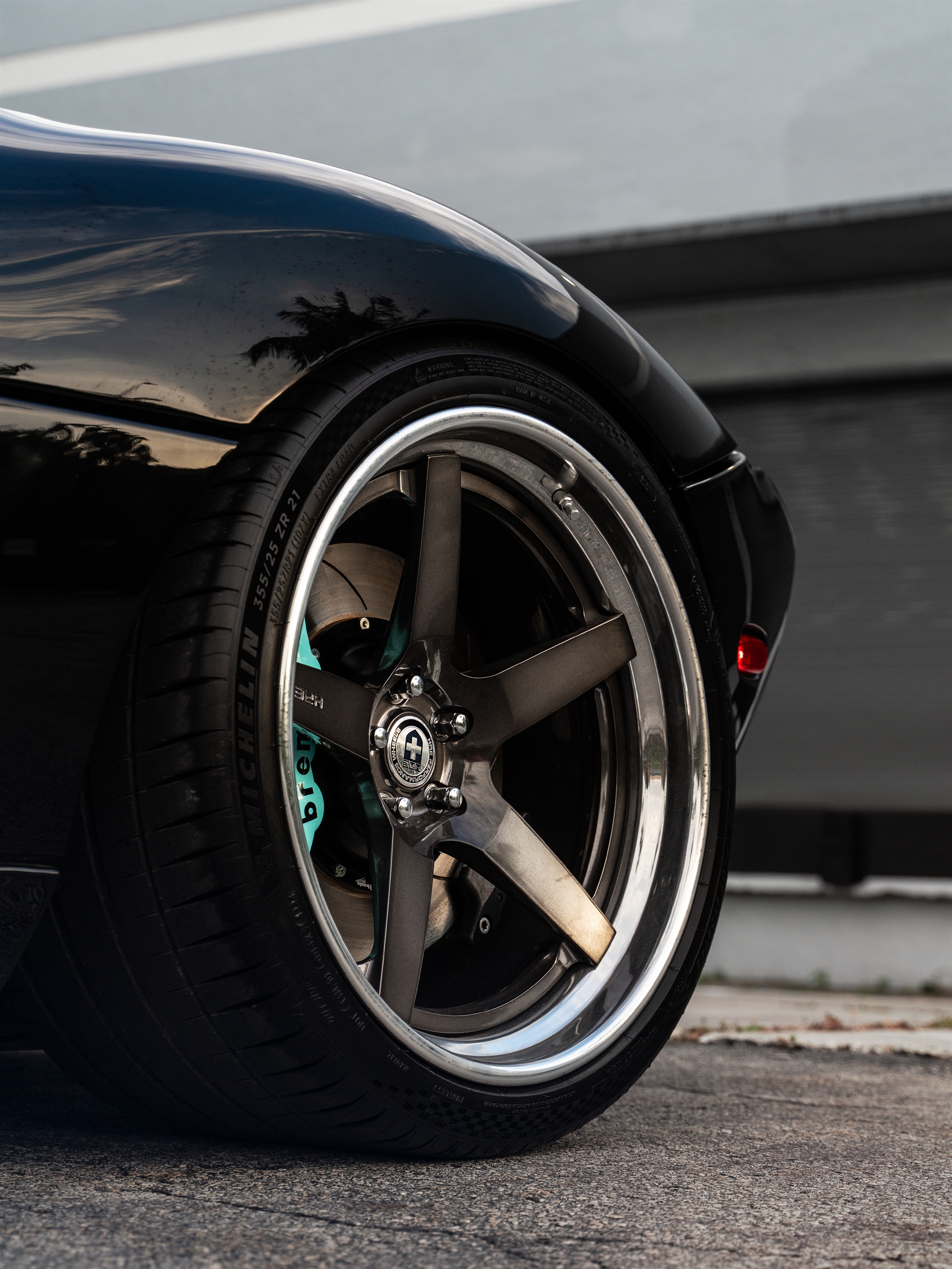 Ford GT MK1 | Black | on HRE RS105 | Polished Dark Clear