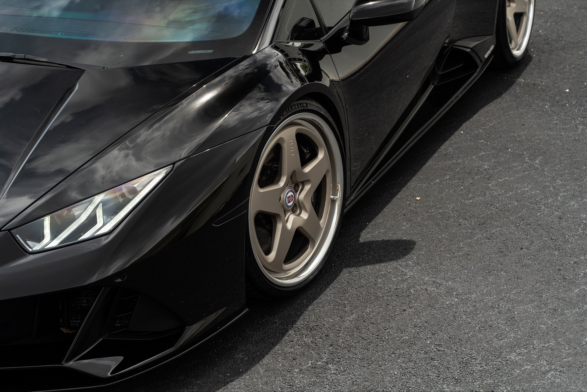 Lamborghini Huracan | Nero Noctis | on HRE 527 FMR | Satin White Gold