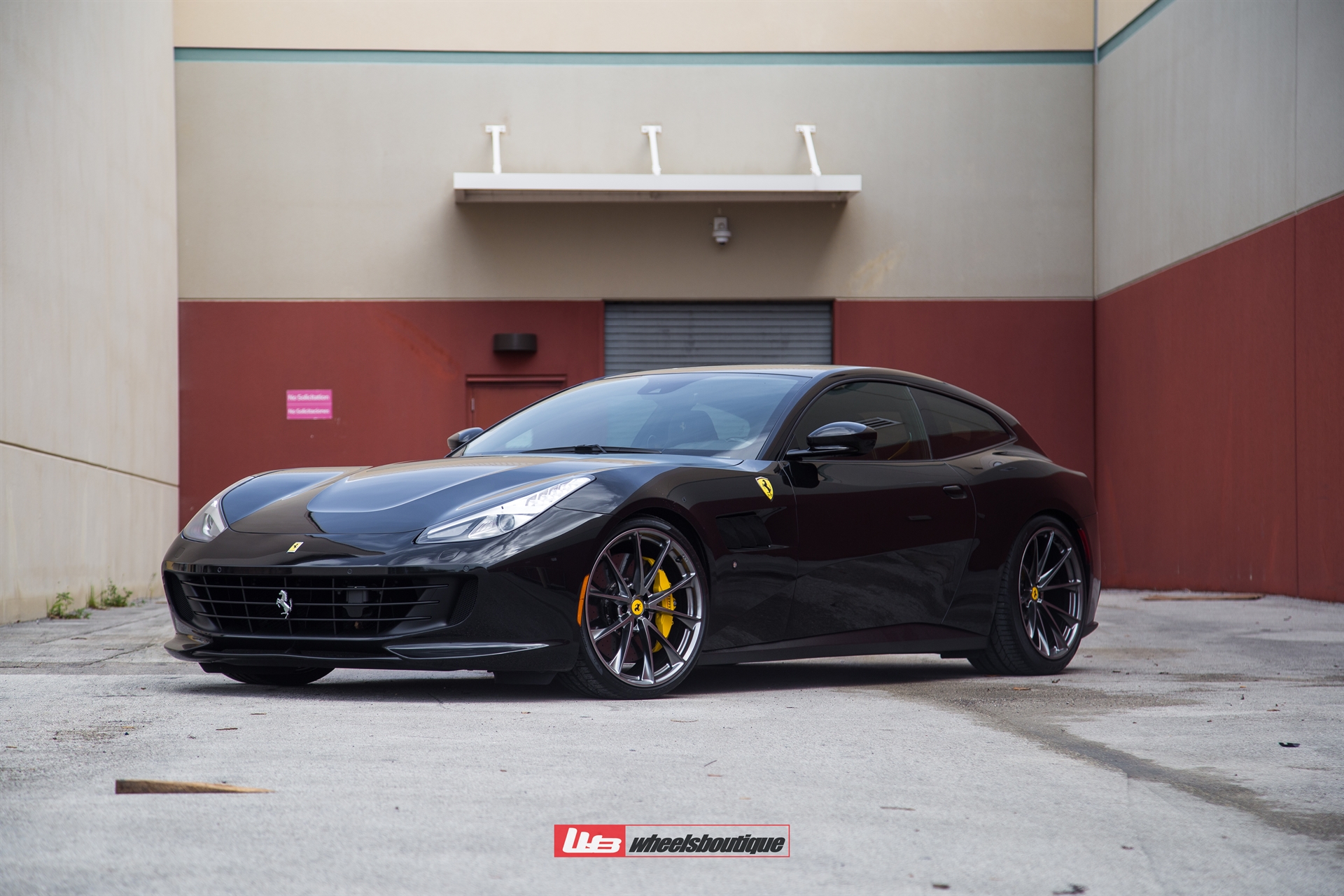 FERRARI GTC4LUSSO T ON HRE P204