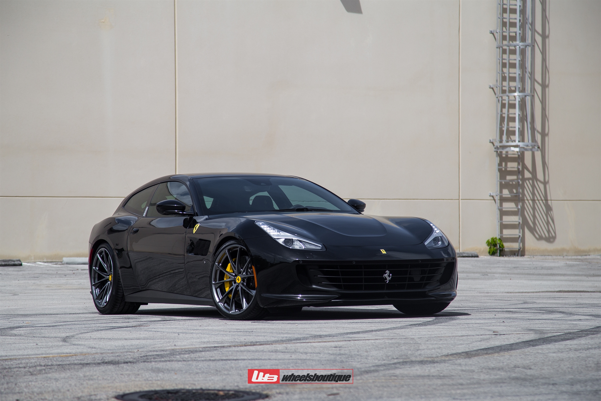 FERRARI GTC4LUSSO T ON HRE P204