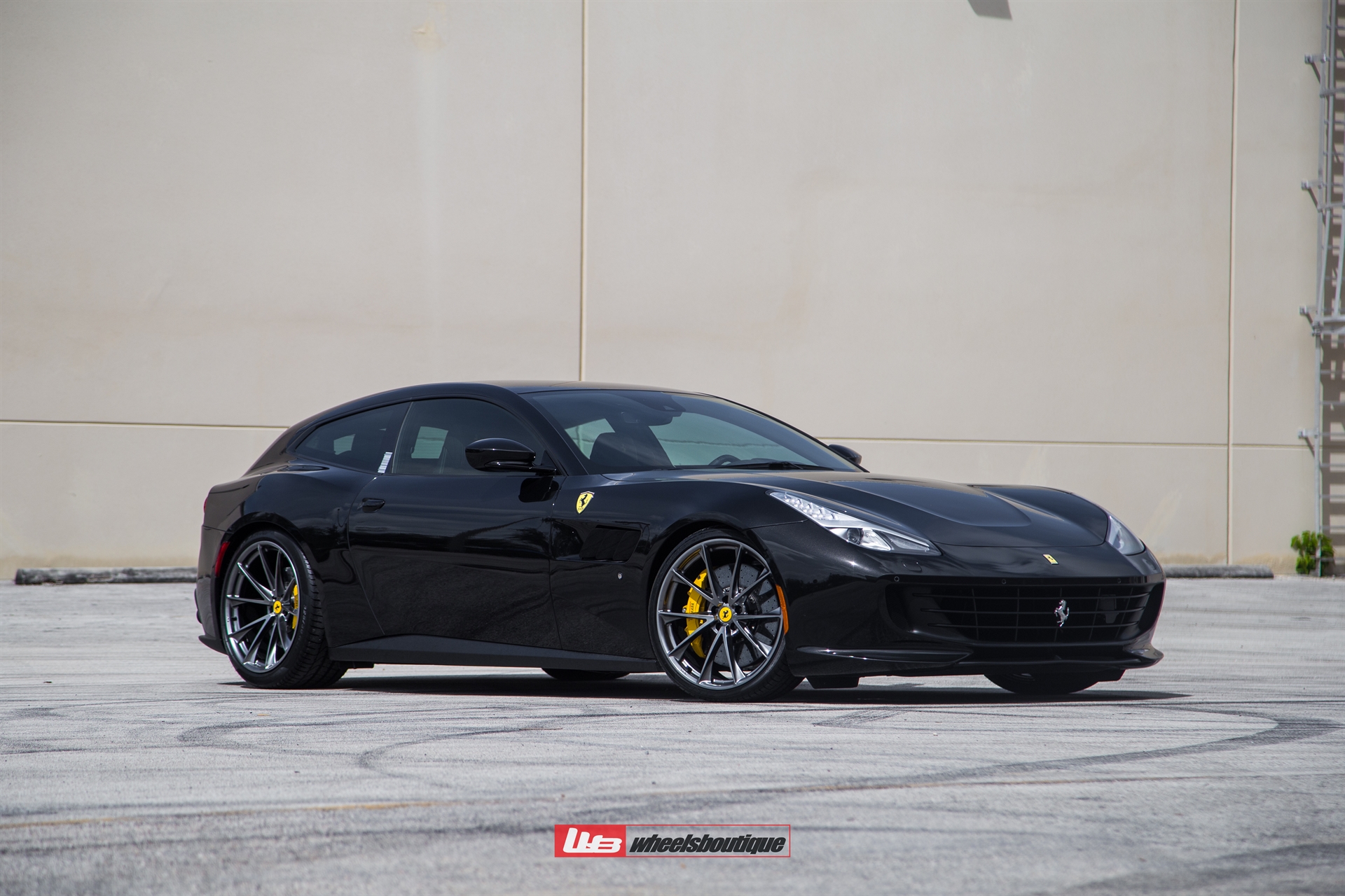 FERRARI GTC4LUSSO T ON HRE P204