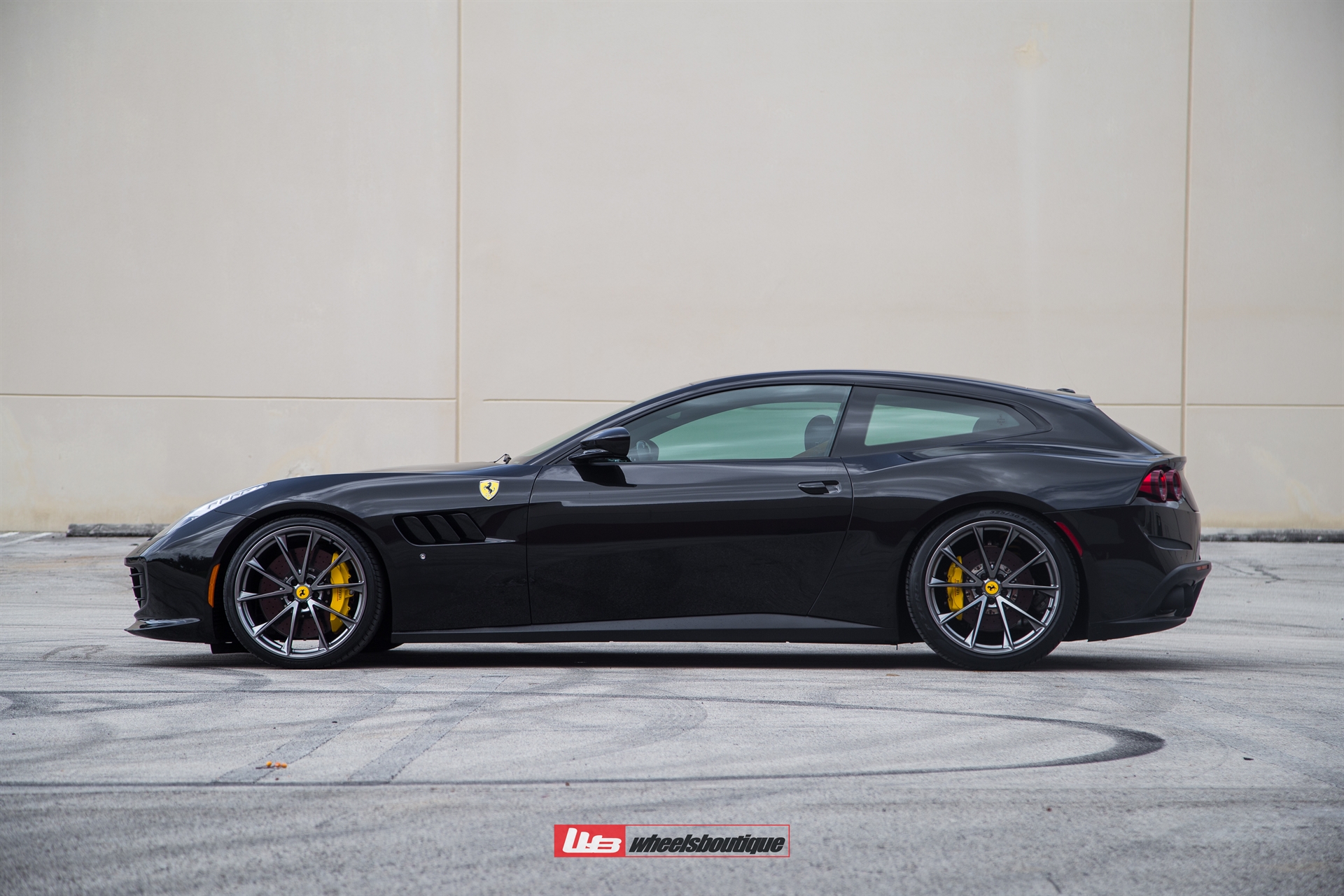FERRARI GTC4LUSSO T ON HRE P204