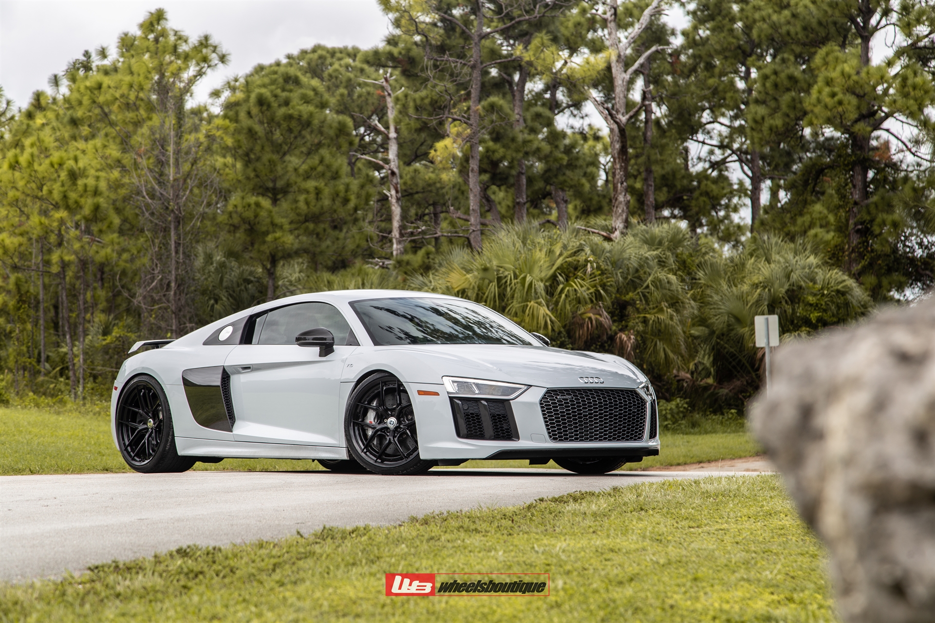 AUDI MK2 R8 V10 PLUS ON HRE S101SC