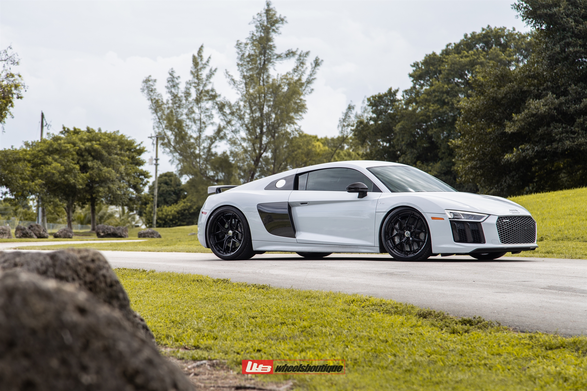 AUDI MK2 R8 V10 PLUS ON HRE S101SC