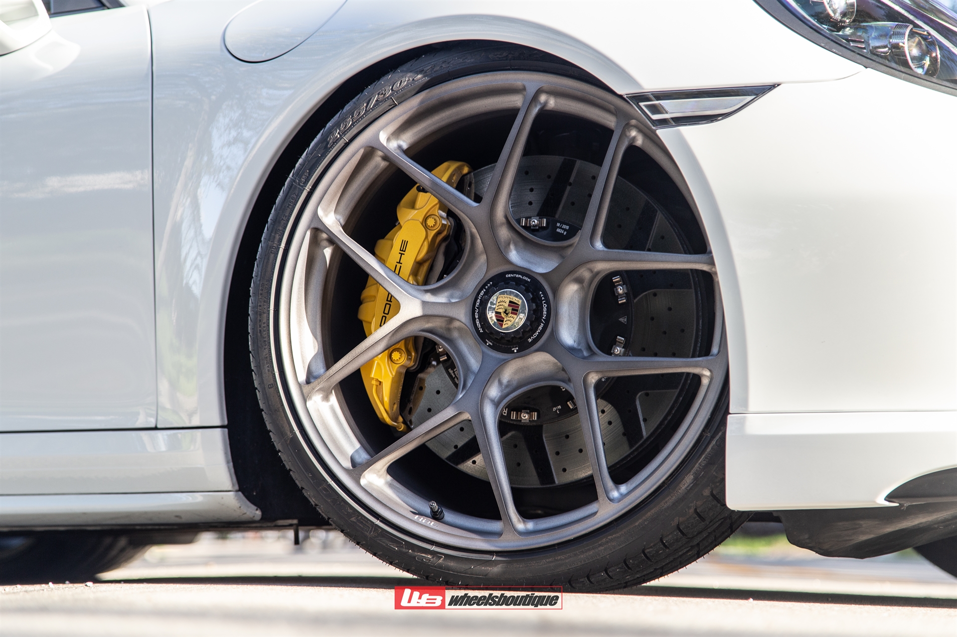 PORSCHE 991.1 TURBO S CABRIOLET ON HRE R101 LIGHTWEIGHT