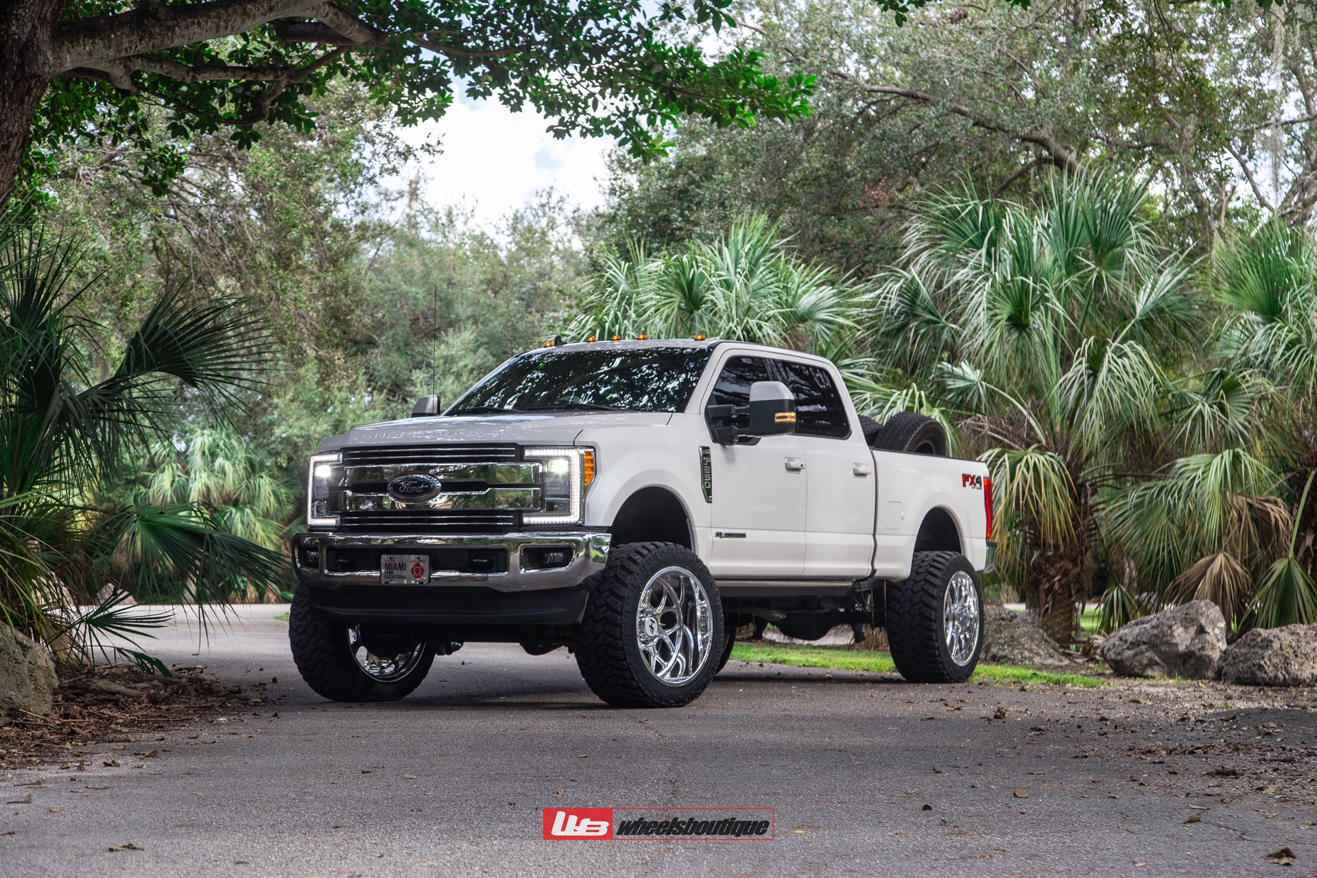 FORD F-250 ON HOSTILE HF04 PUNISHER