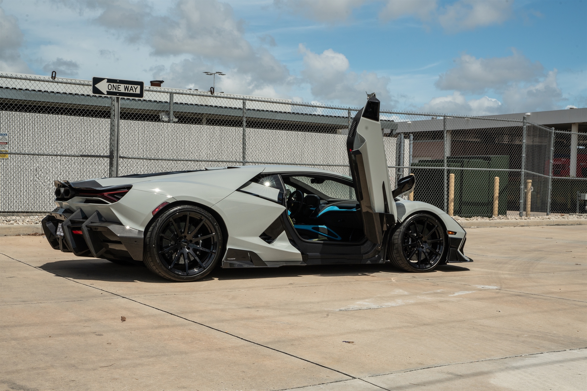 MANSORY Lamborghini Revuelto | Grigio Hati | on Mansory FV.10 Wheels | Gloss Black