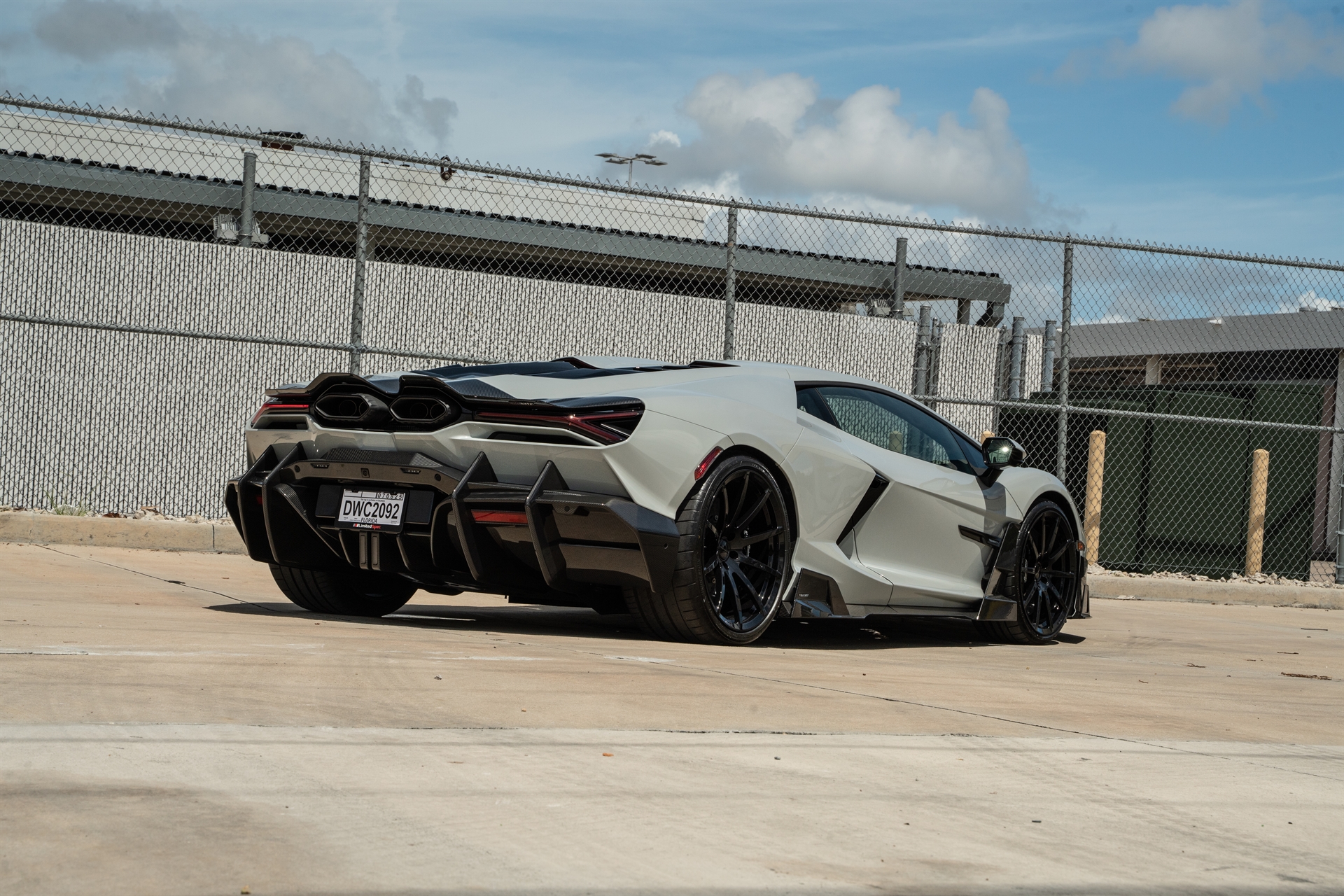 MANSORY Lamborghini Revuelto | Grigio Hati | on Mansory FV.10 Wheels | Gloss Black