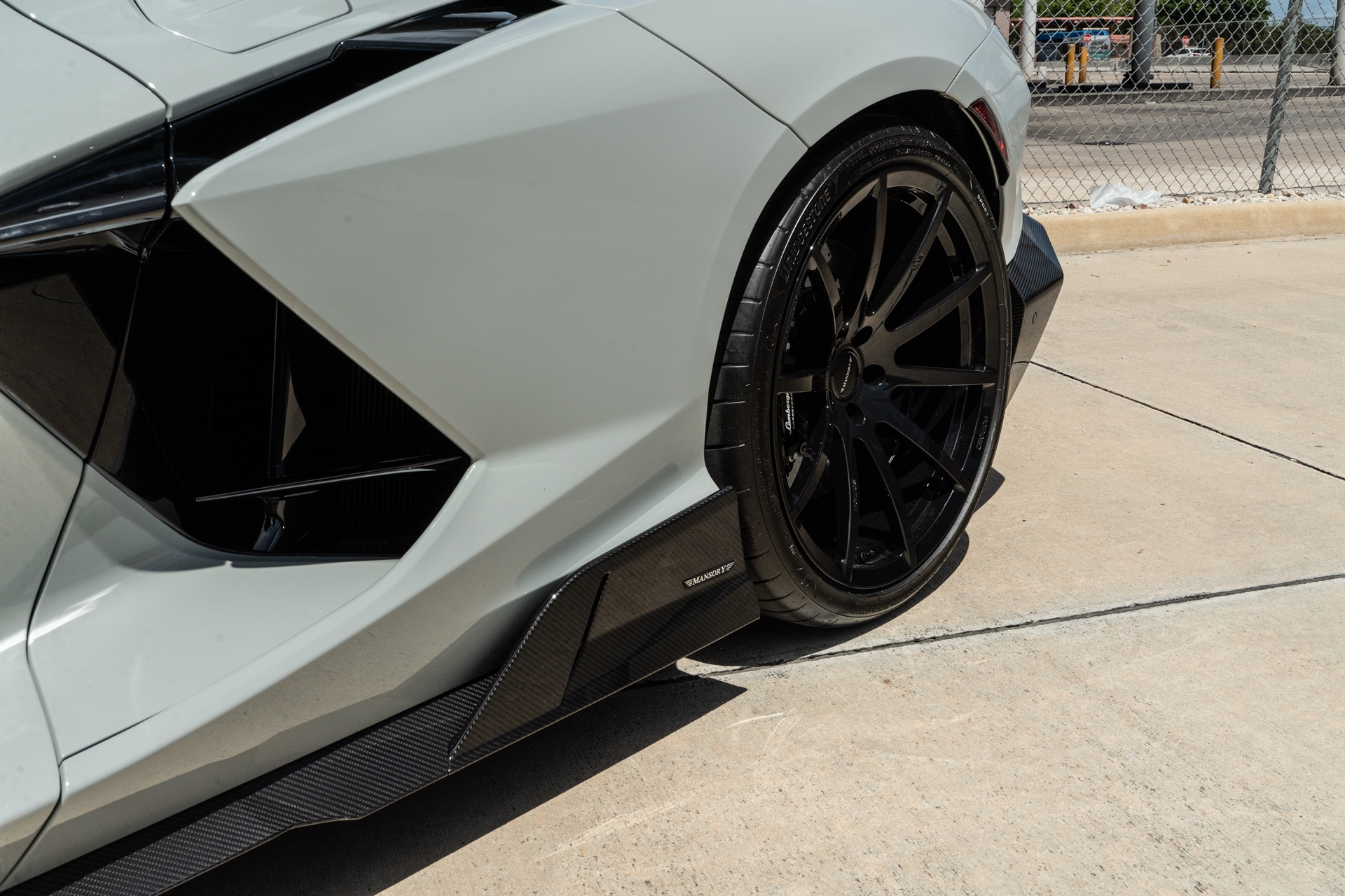 MANSORY Lamborghini Revuelto | Grigio Hati | on Mansory FV.10 Wheels | Gloss Black