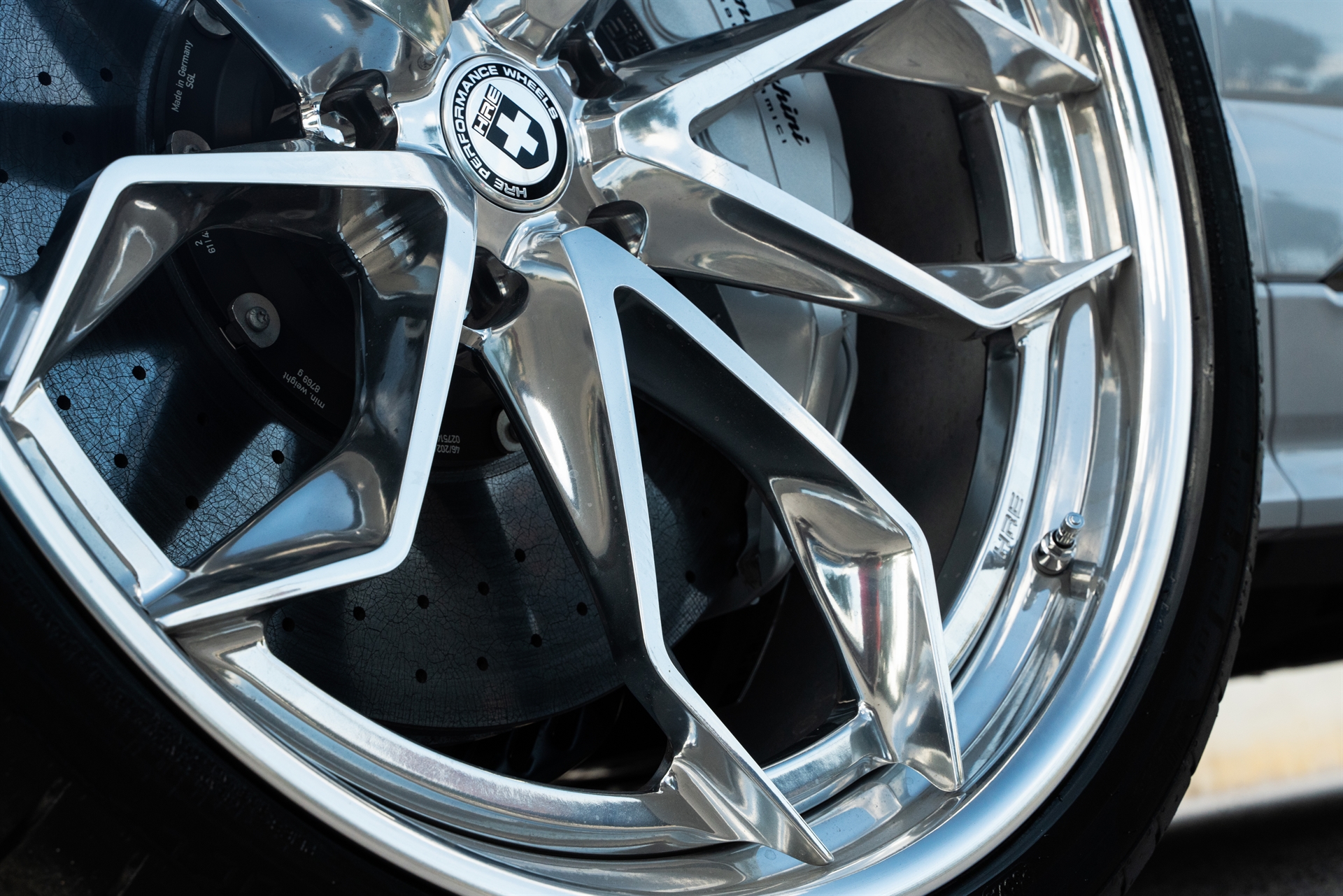 Lamborghini Urus SE | Grigio Nimbus | on HRE S201H | Polished Clear