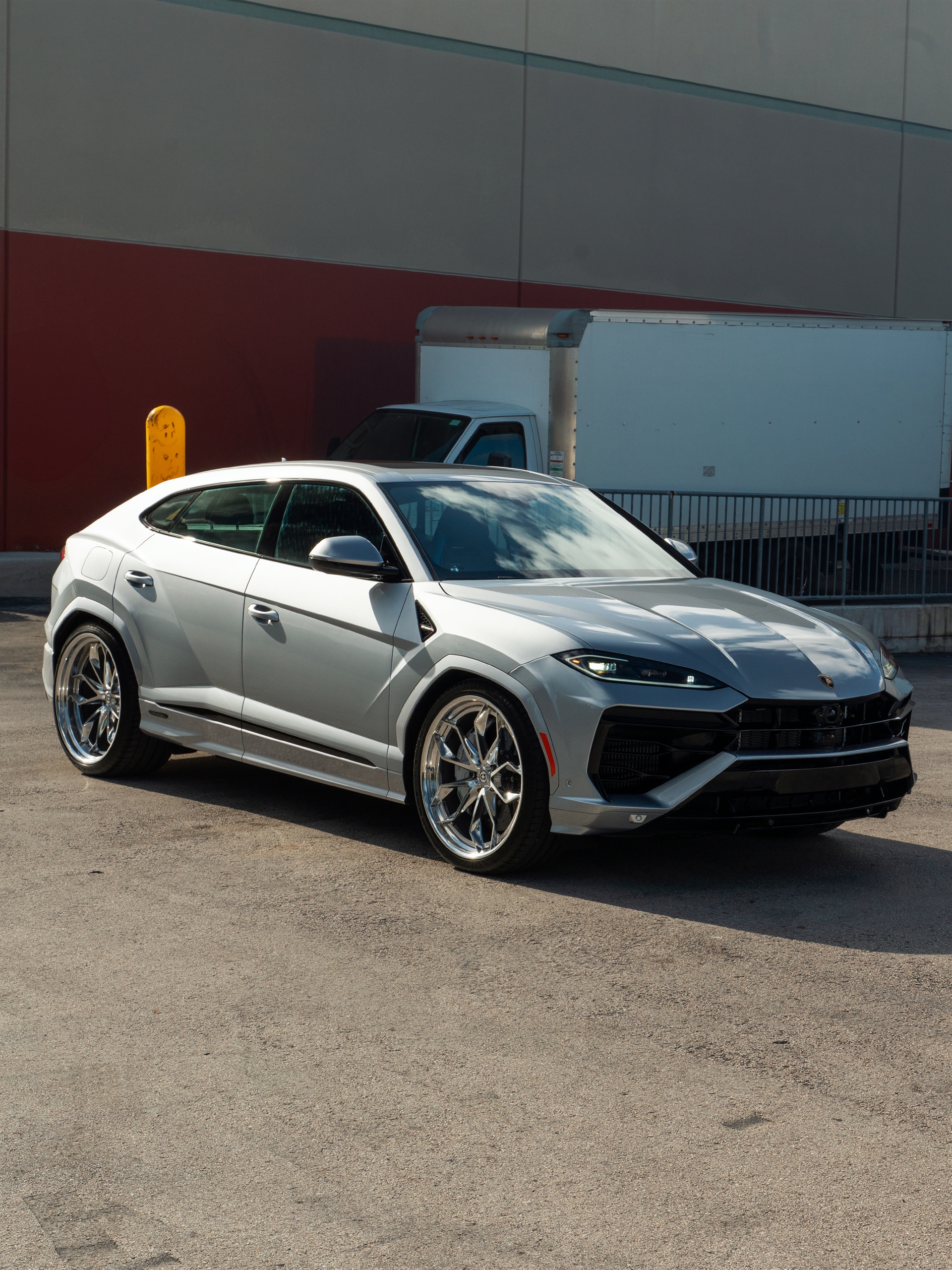 Lamborghini Urus SE | Grigio Nimbus | on HRE S201H | Polished Clear