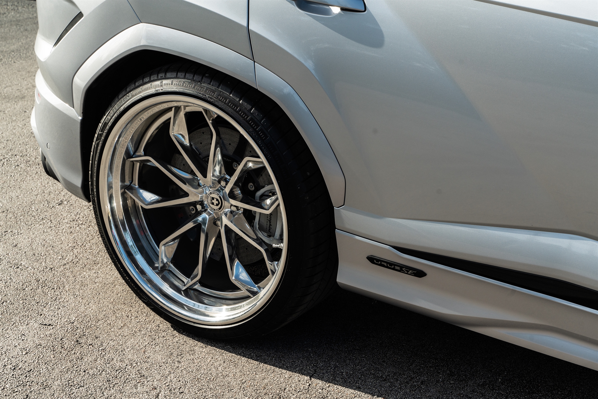 Lamborghini Urus SE | Grigio Nimbus | on HRE S201H | Polished Clear