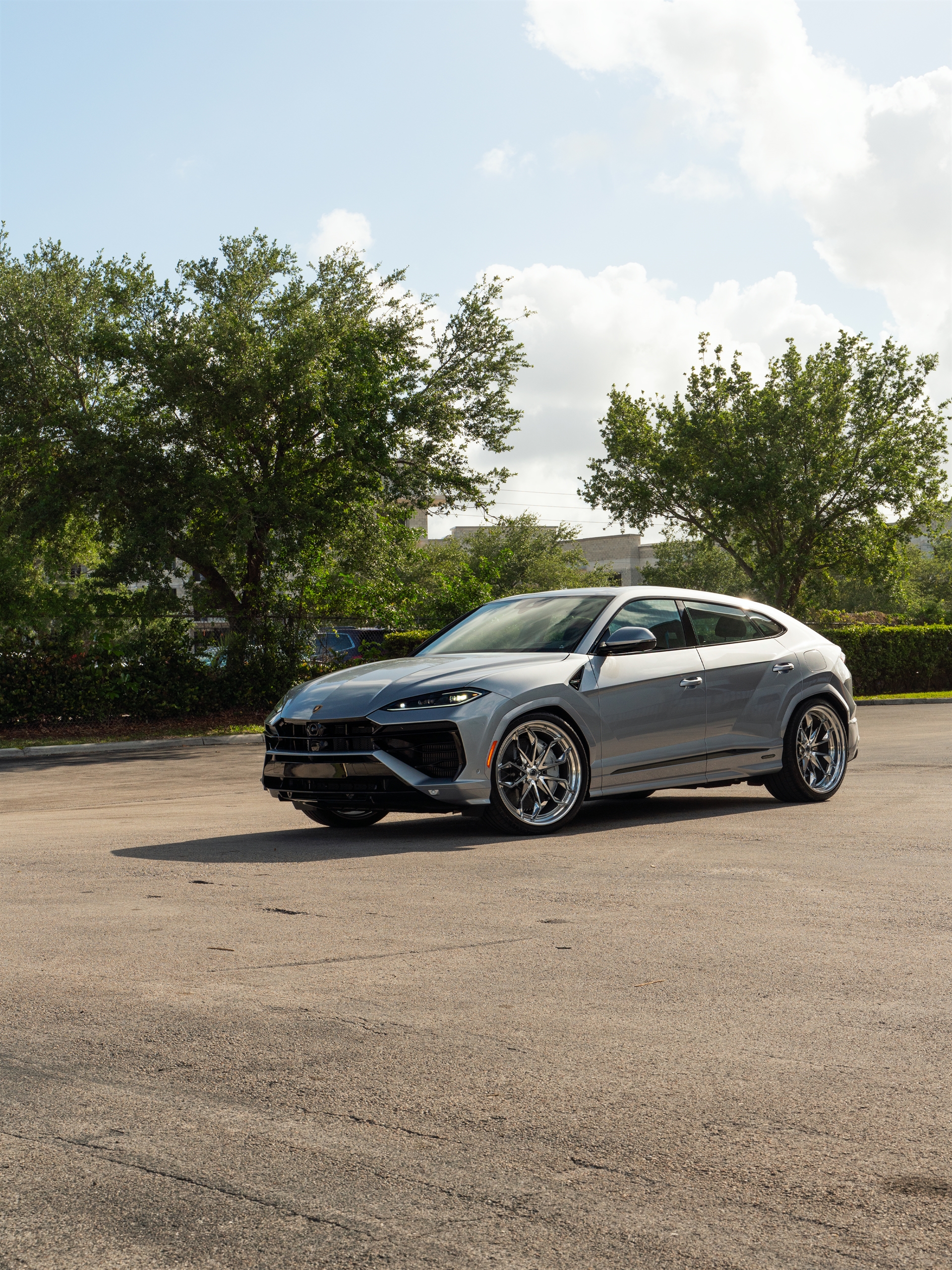 Lamborghini Urus SE | Grigio Nimbus | on HRE S201H | Polished Clear