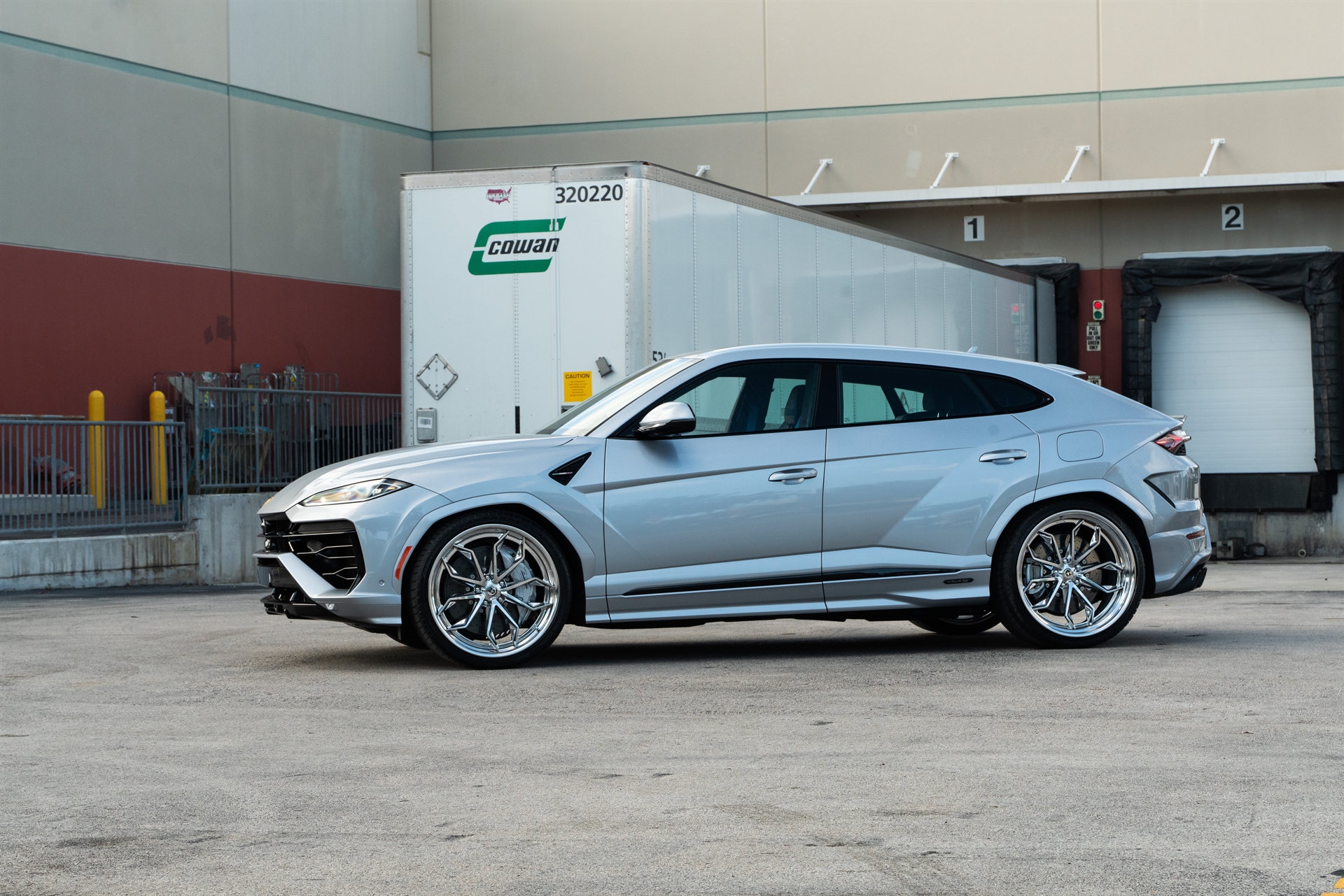 Lamborghini Urus SE | Grigio Nimbus | on HRE S201H | Polished Clear