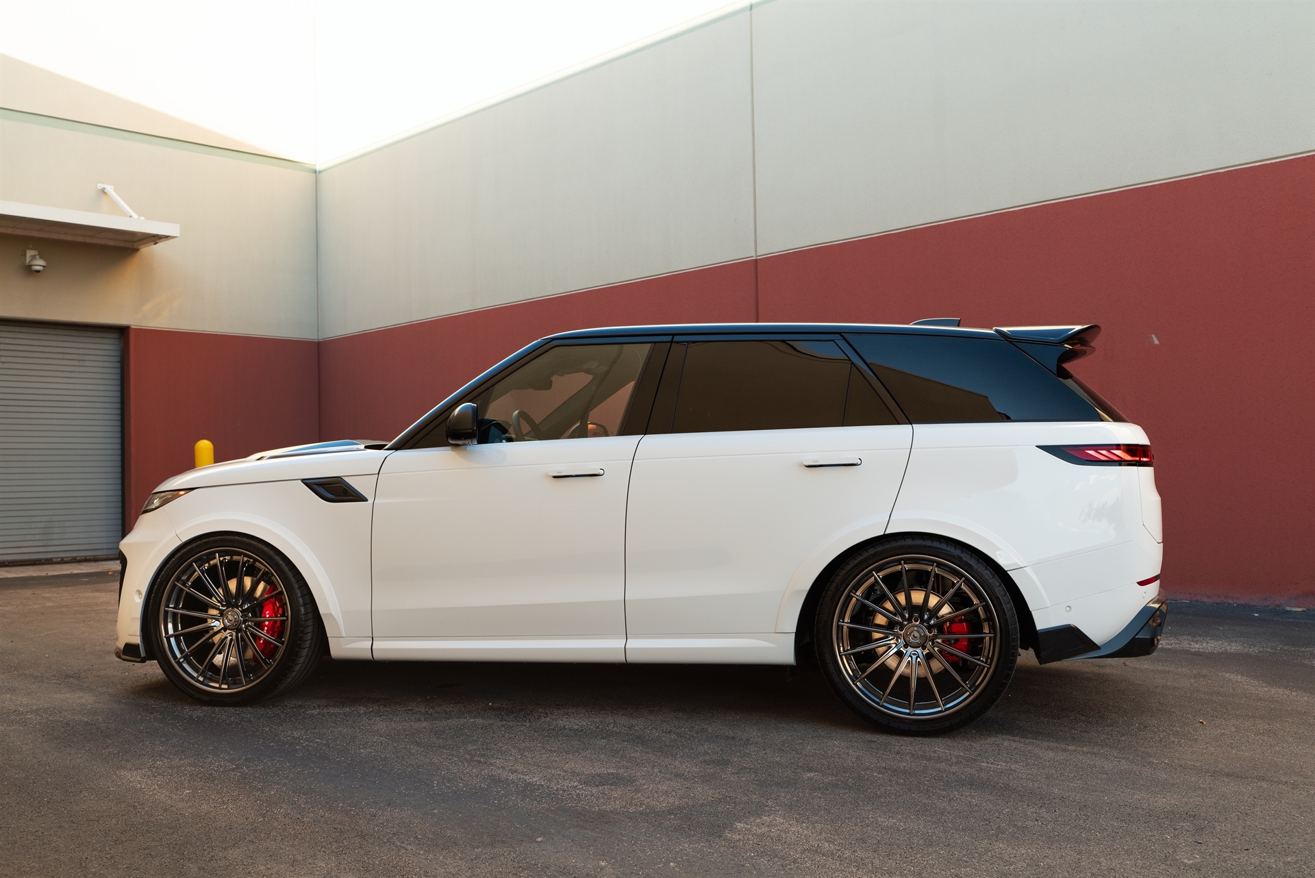 Land Rover Range Rover on Urban Auto Body Kit and 1886 Wheels