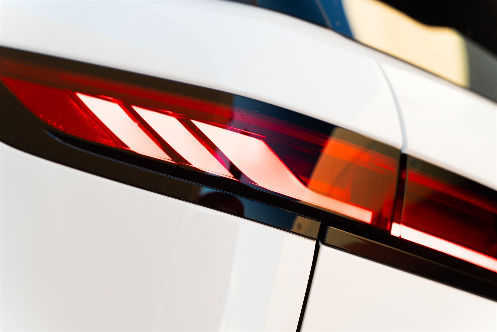 Land Rover Range Rover on Urban Auto Body Kit and 1886 Wheels