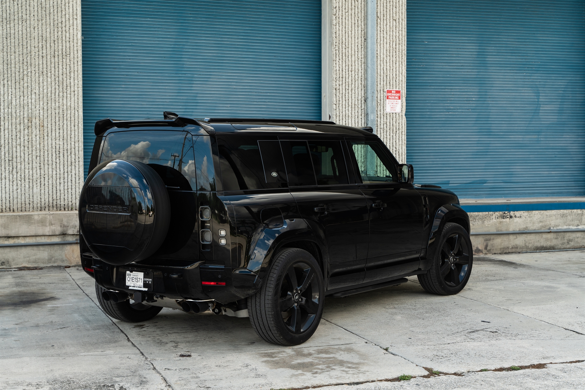 Land Rover Defender on Urban Auto Kit